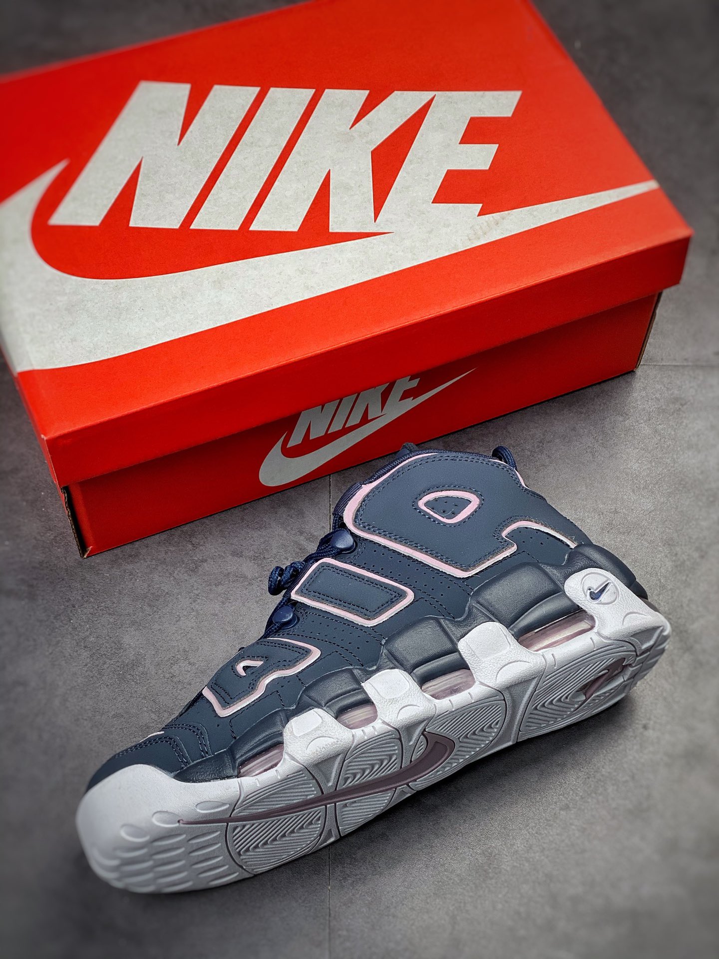 Air More Uptempo 代表着历史最高版本皮蓬 415082-402