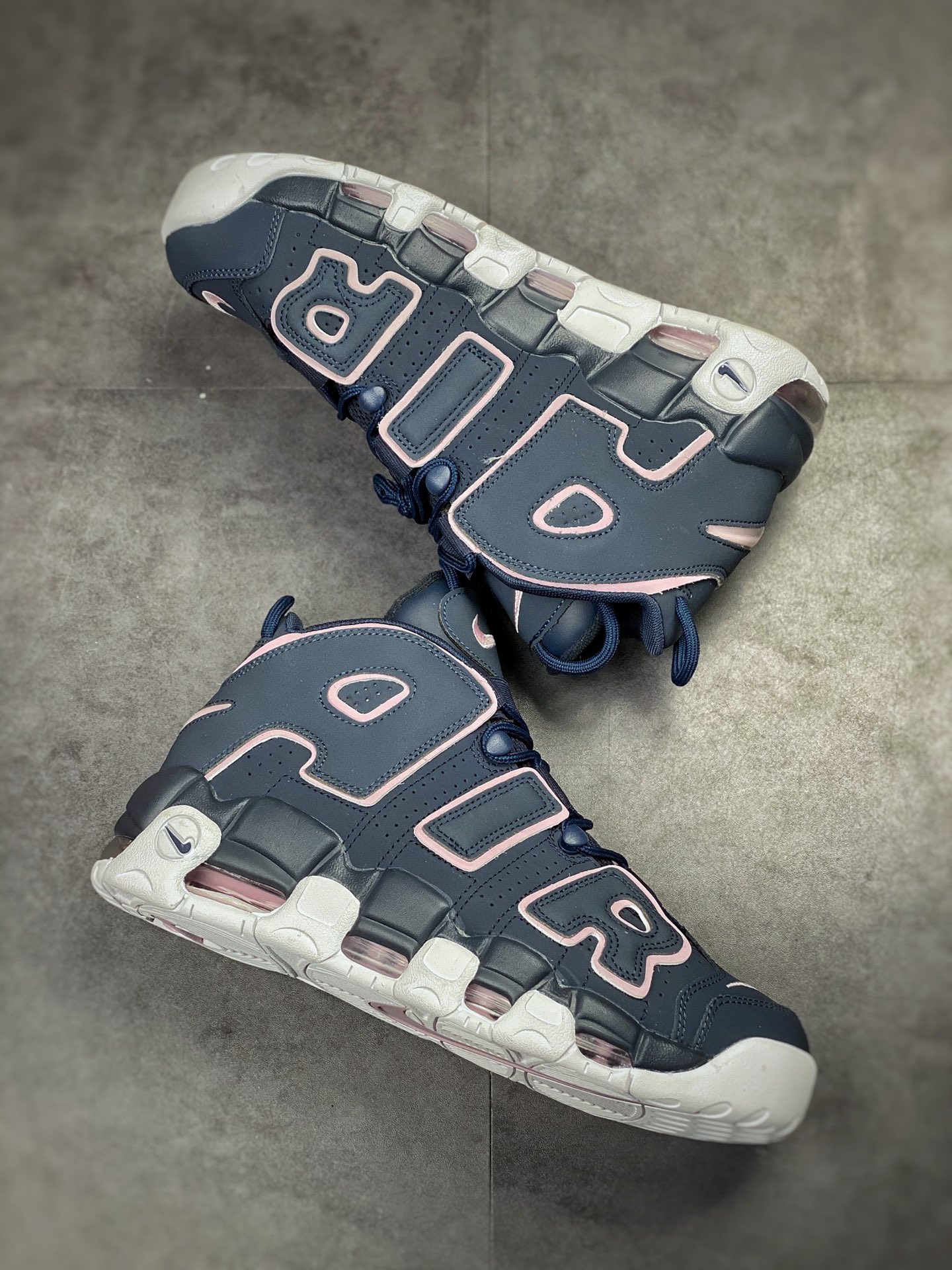 Air More Uptempo 代表着历史最高版本皮蓬 415082-402