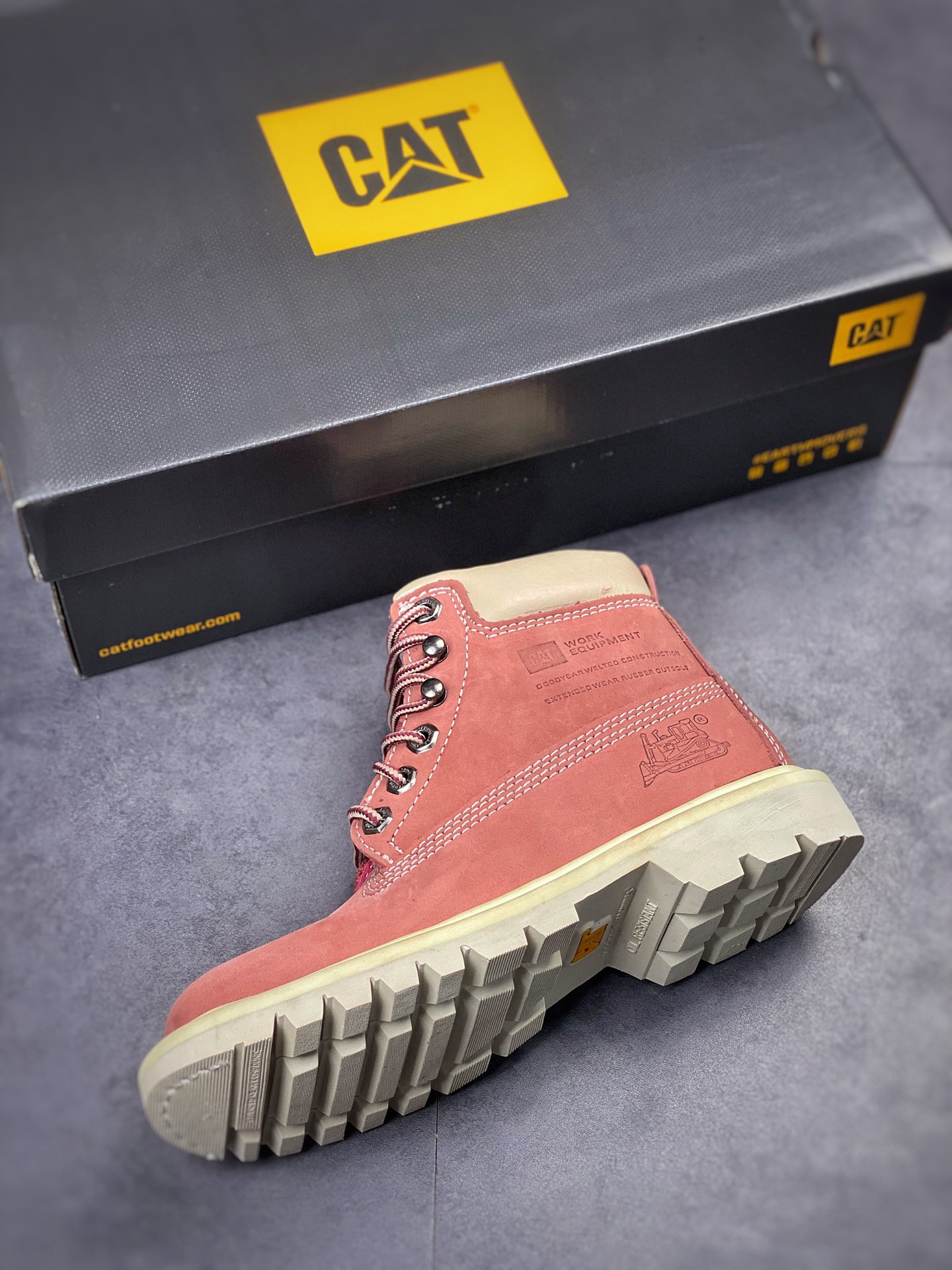 CAT/ Carter tooling boots Tmall counters with the same style