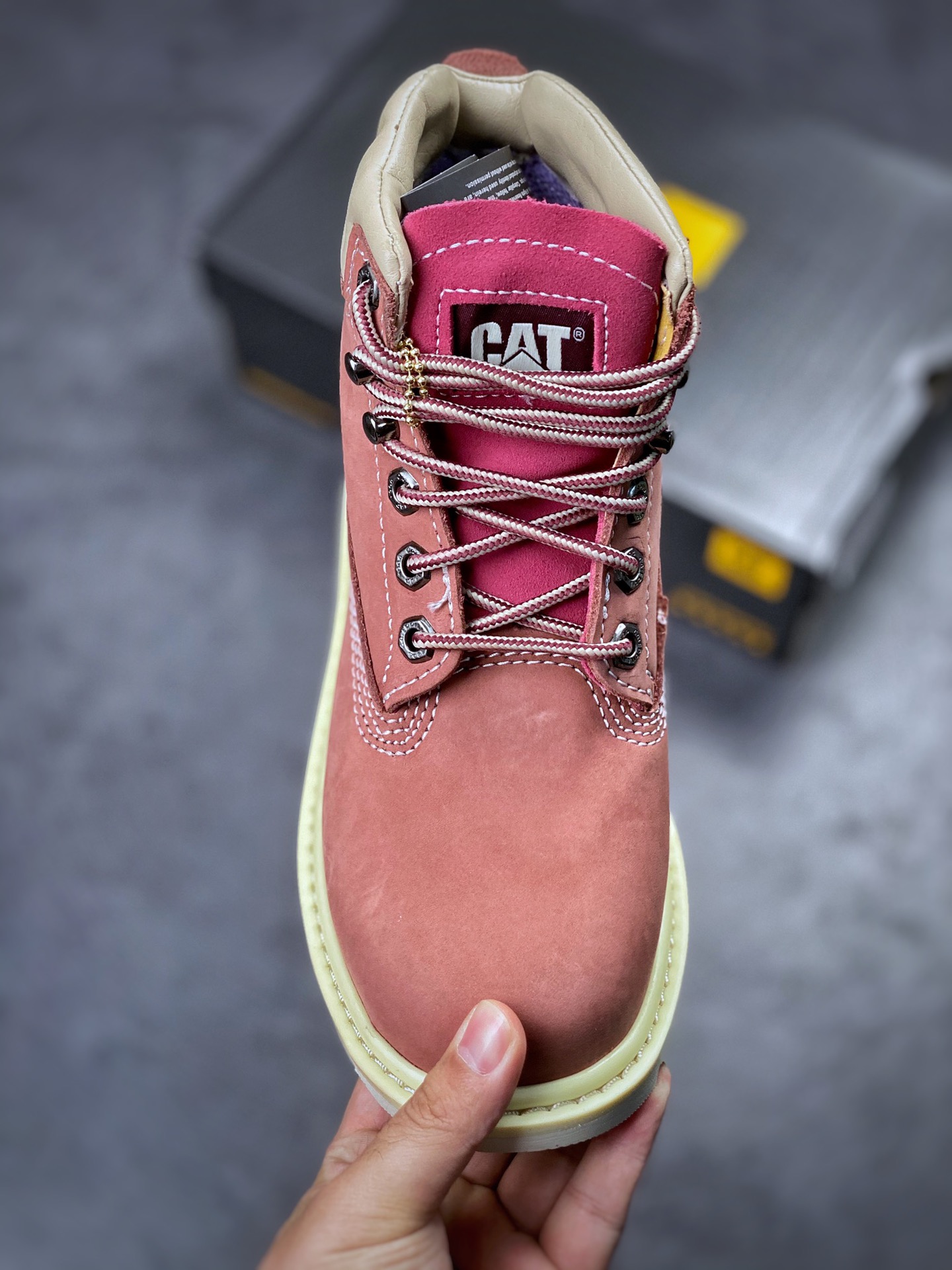 CAT/ Carter tooling boots Tmall counters with the same style