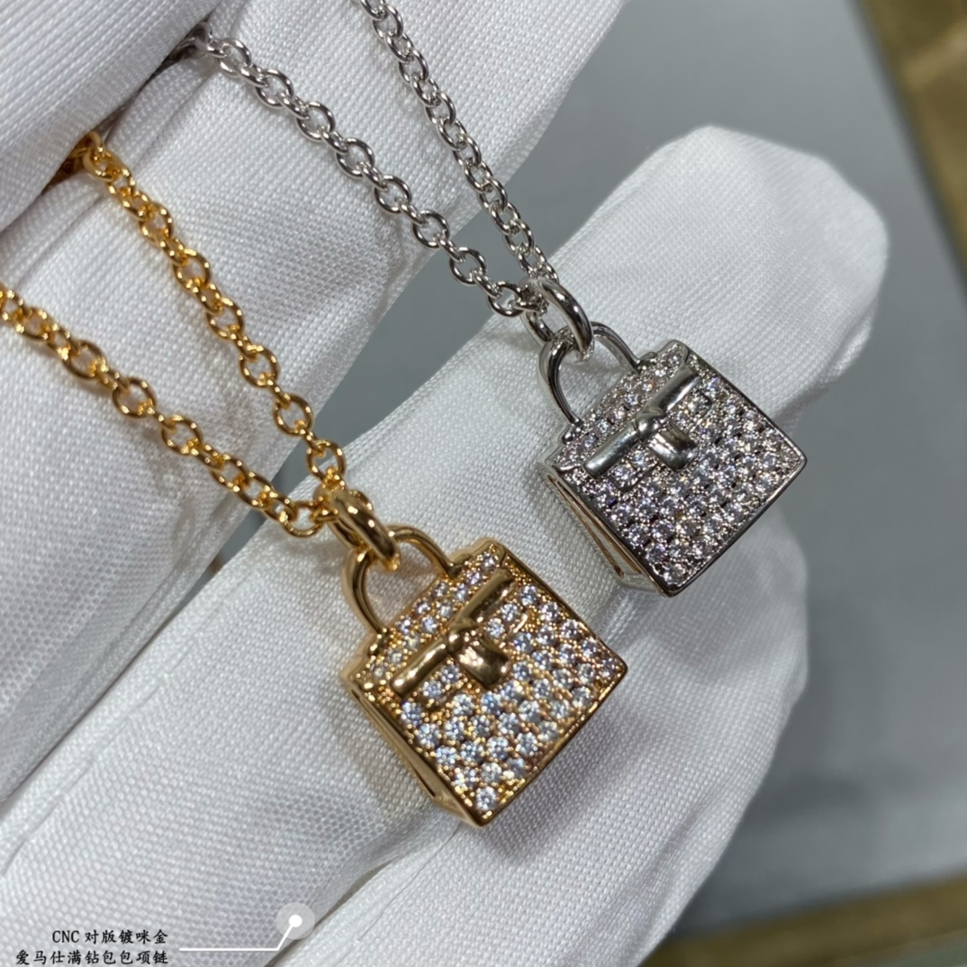 👑爱马仕原版满钻包包项链，真心好看百搭，这条爱马仕包包项链绝对带出去洋气