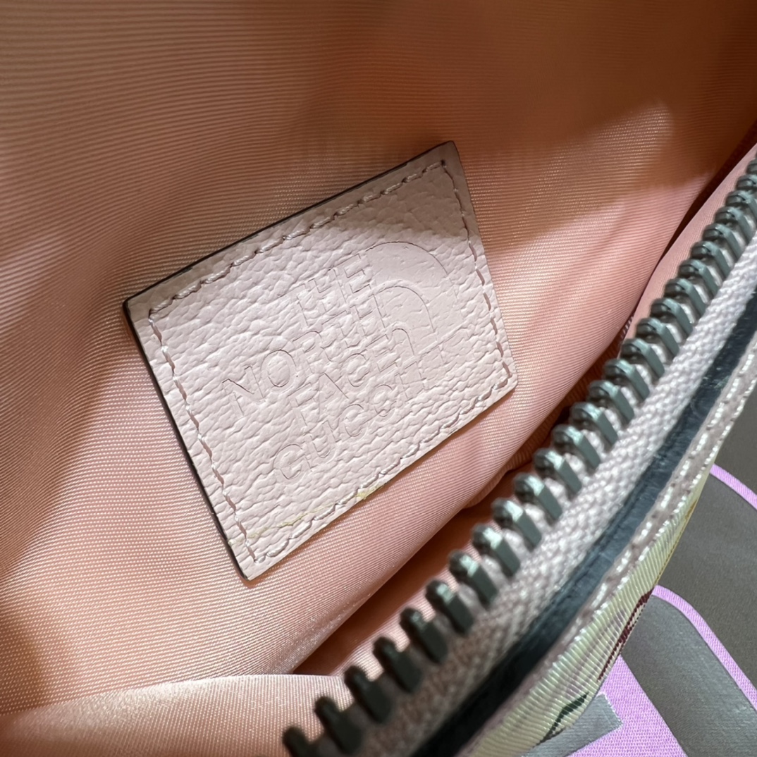 The North Face x Gucci联名系列腰包650299