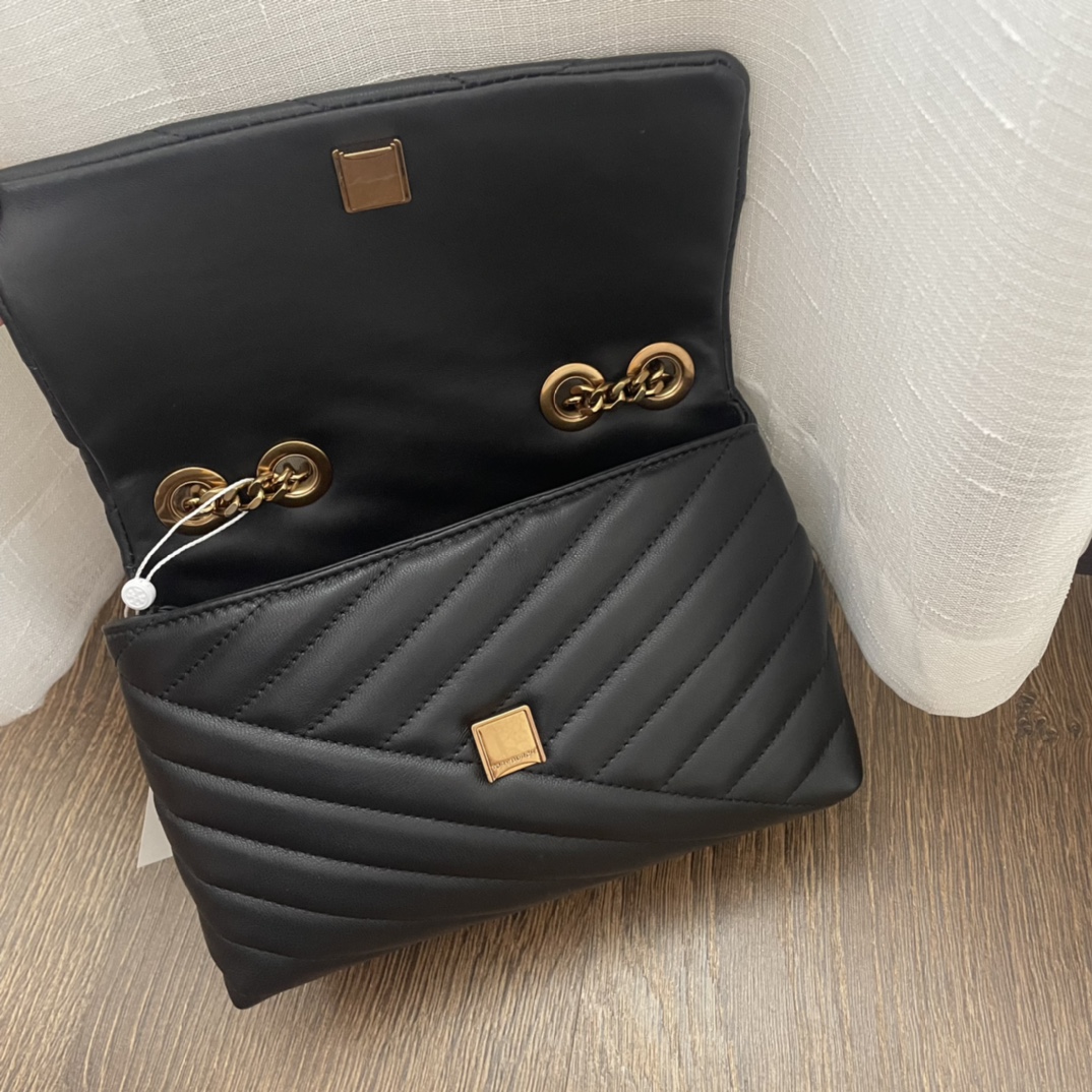 Tory Burch 新版方扣