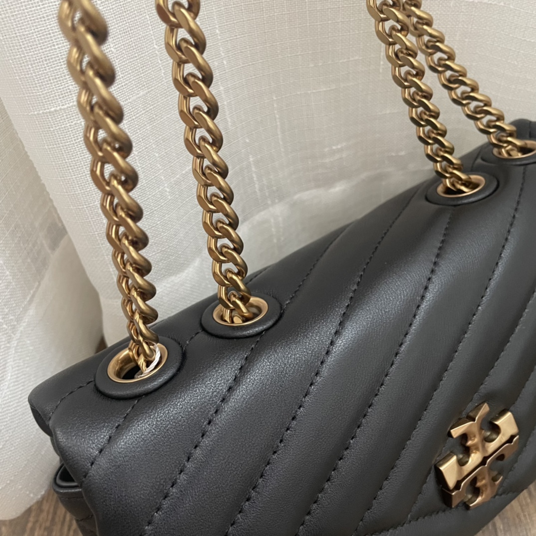 Tory Burch 新版方扣