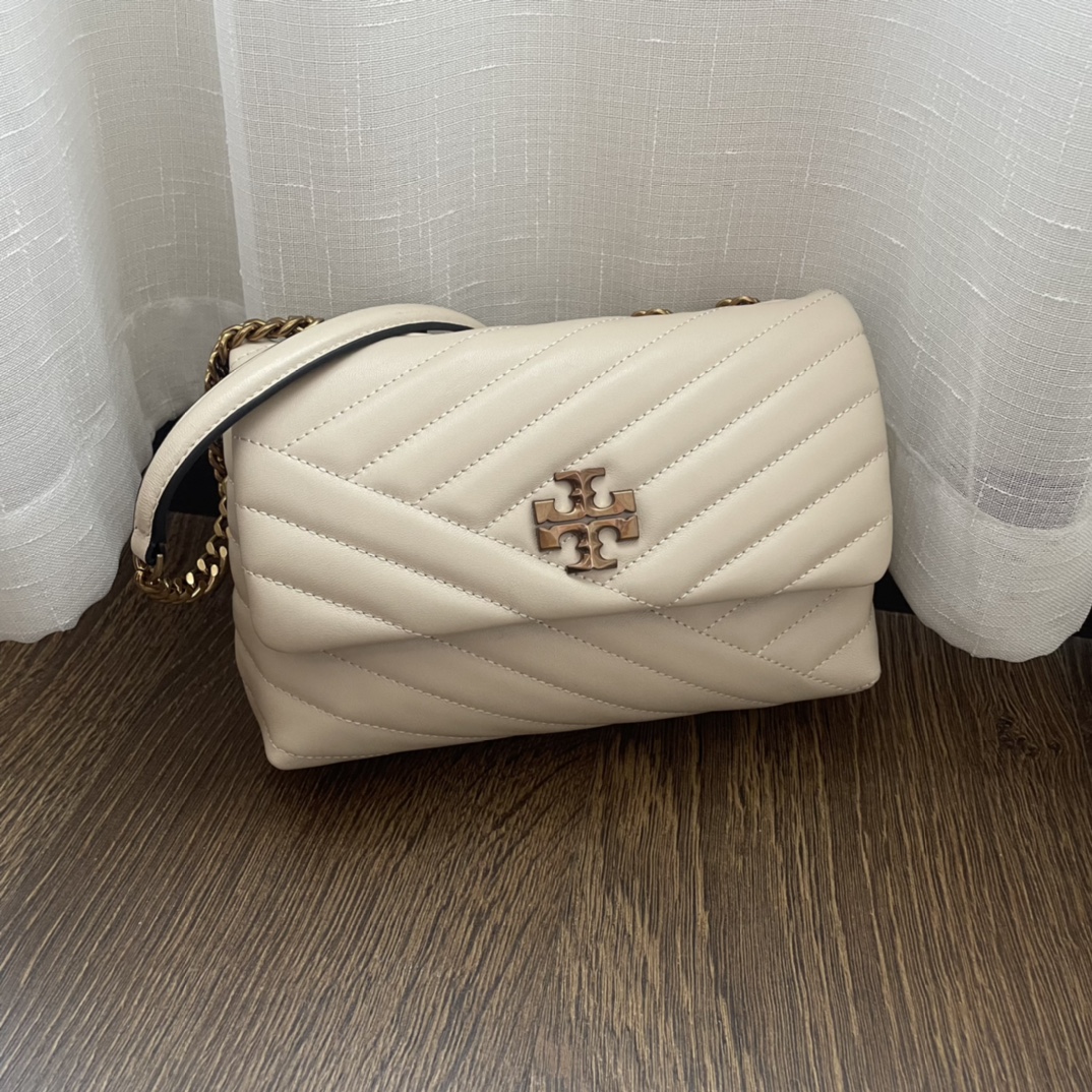 Tory Burch 新版方扣