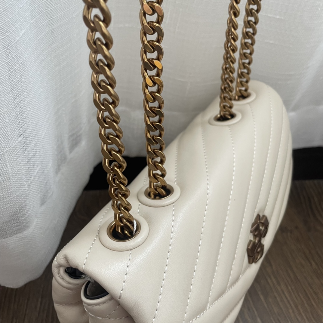 Tory Burch 新版方扣