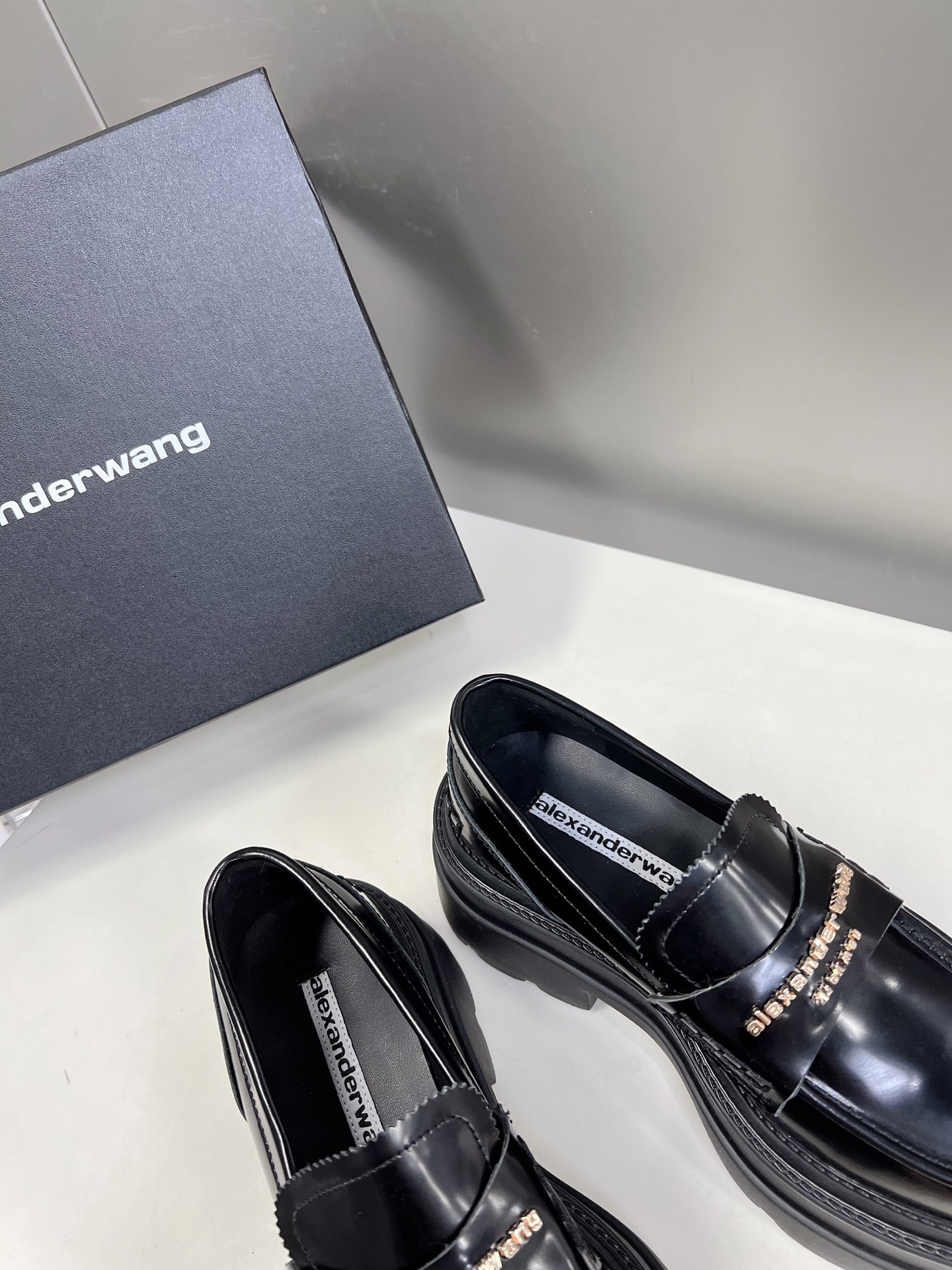 Alexanderwang压力山大王秋冬全新厚底乐福鞋！jennie海莉同款又酷又辣长腿神器的腿精必备各