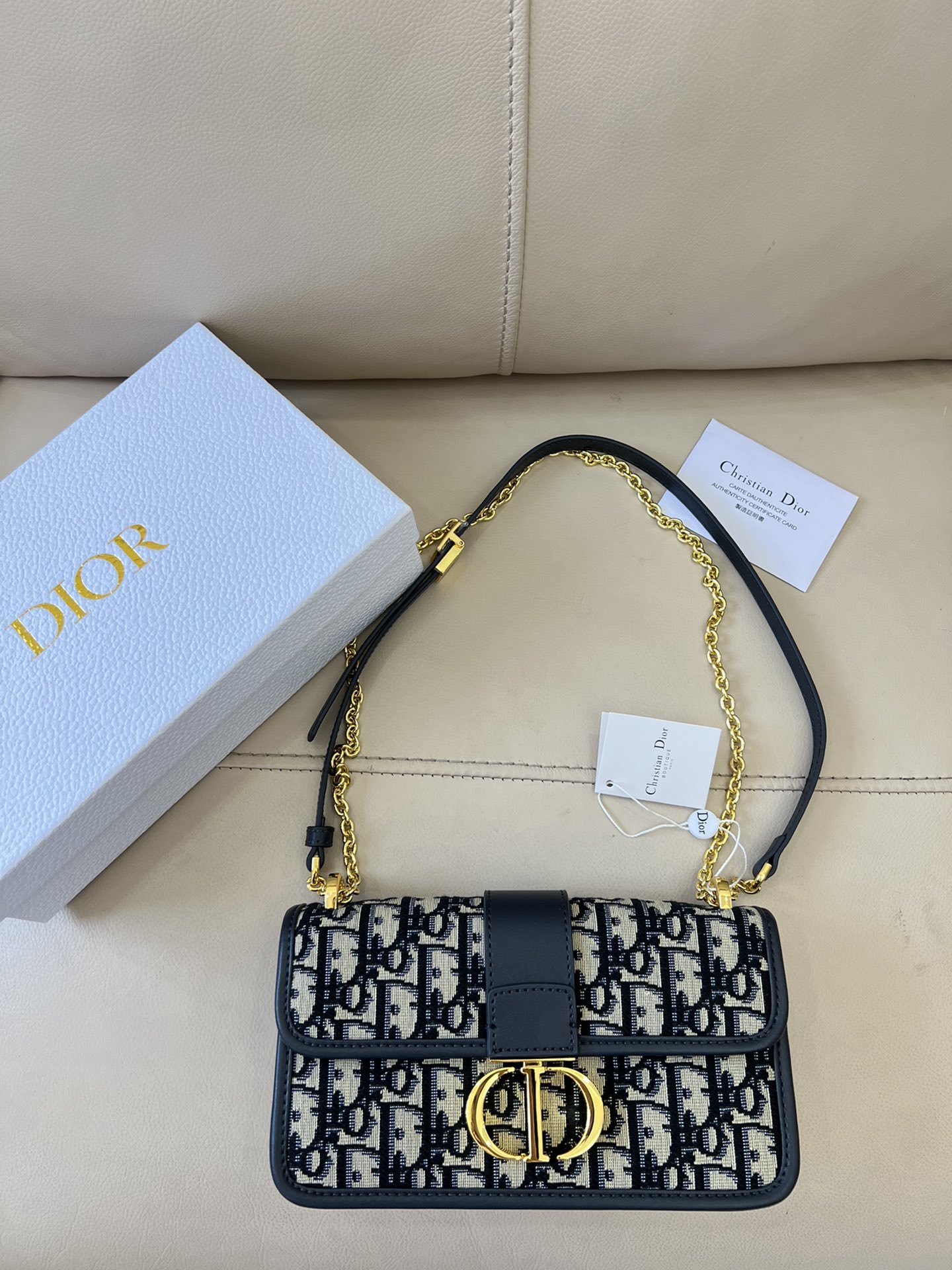 新出尺寸配盒子️专柜最新Dior蒙田