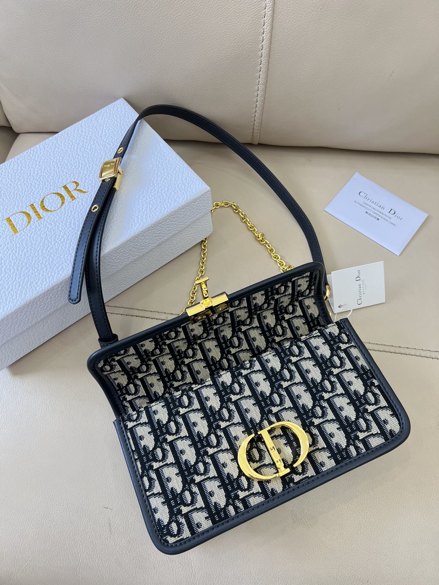 新出尺寸配盒子️专柜最新Dior蒙田
