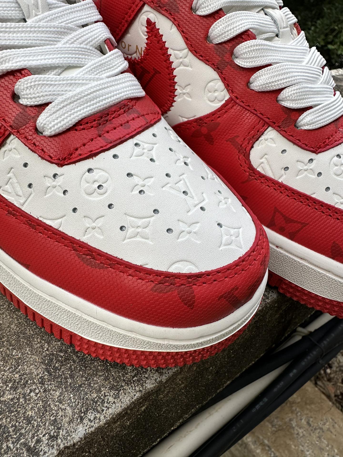 联名款福利特价大码供应LouisVuittonxNikeAirForce1Low低帮系带板鞋白红蓝LV联