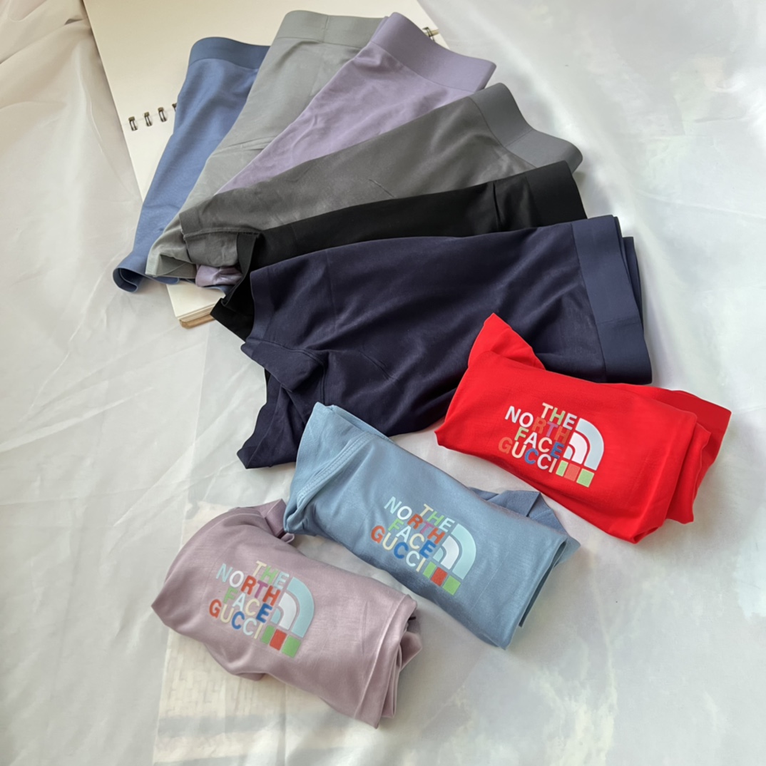 冬日冲锋新品THENORTHFACE/北面Gucci古驰联合打造专柜高品质王者必备单品兔年乖乖！贺岁新款