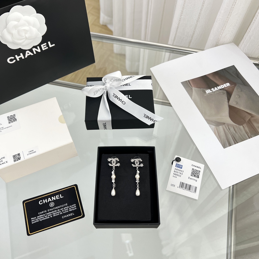 新款☑️CHANEL香奈儿双c星星珍珠耳钉耳环