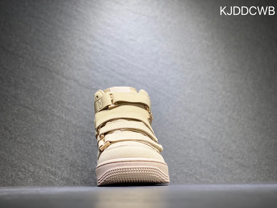 240 Nike Air Force 1 空军一号 官方同步 DM7926-200