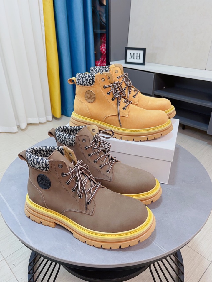 J0 Dior 迪奥  高帮新品进口头层磨砂牛皮 皮里,欧美大师设计 完美造型打造专柜品质,纯色生㬵耐磨大底,原单品质,设计上很独特的美,超级百搭也很舒服的.高档不失品味,时尚、防寒保暖绝对的焦点 38-44码