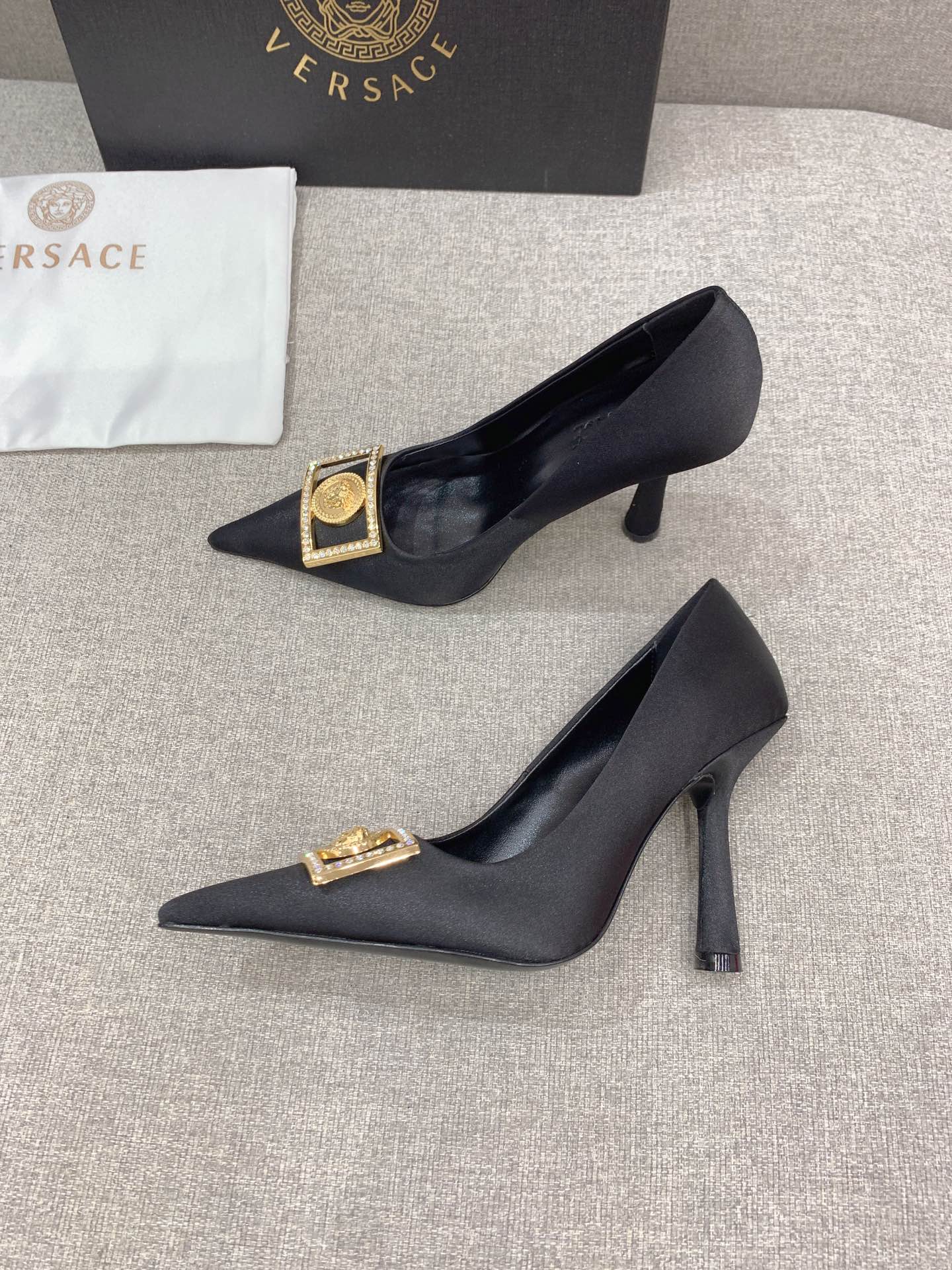Plant Price: $675 Versac Heel-Shoe: Silky 10cm Tall, Sizes 35-39 - 图片 4
