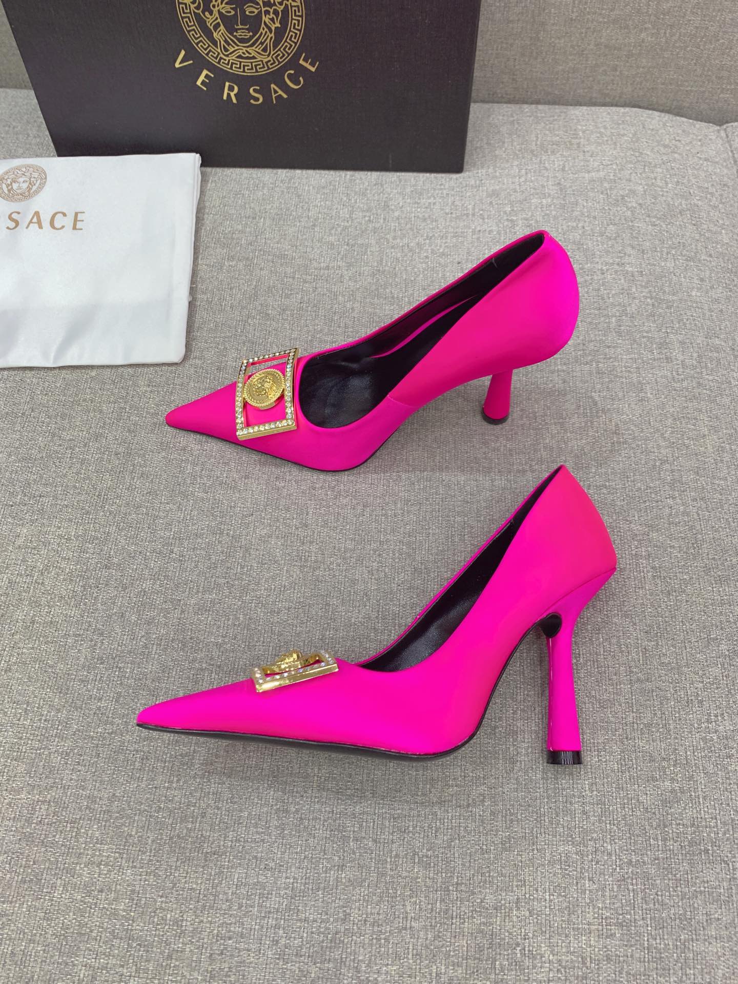 Plant Price: $675 Versace Heel-Shoe Rigging: Silky 10cm Tall, 35-39 - 图片 4