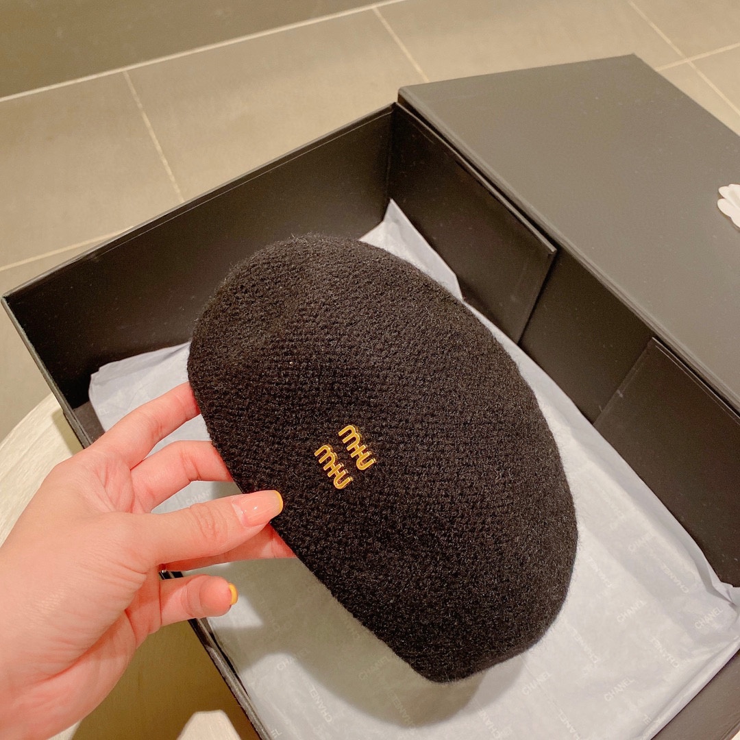 miumiu缪缪2022秋冬新款贝雷帽