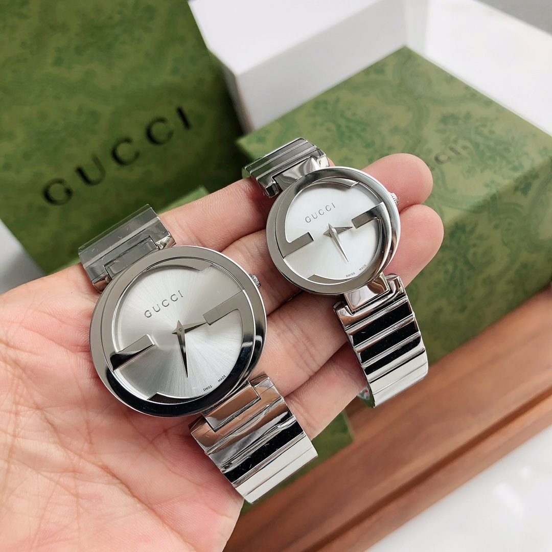 Lote Gucci Double G, reloj de mujer de tamaño mediano de 29 mm, tamaño grande de 34 mm, diseño aparentemente …