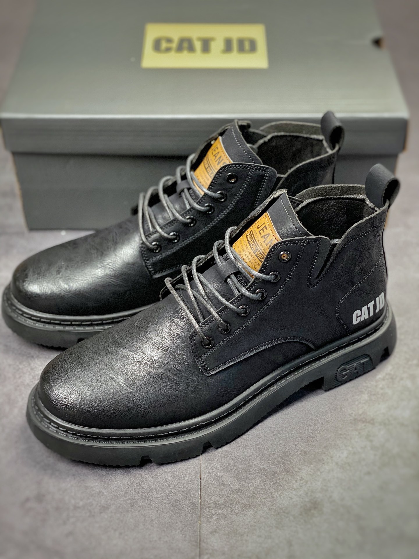 CAT/ Carter tough guy bulldozer brand 2022ss autumn and winter trend hot style men's mid-cut casual fashion Martin boots