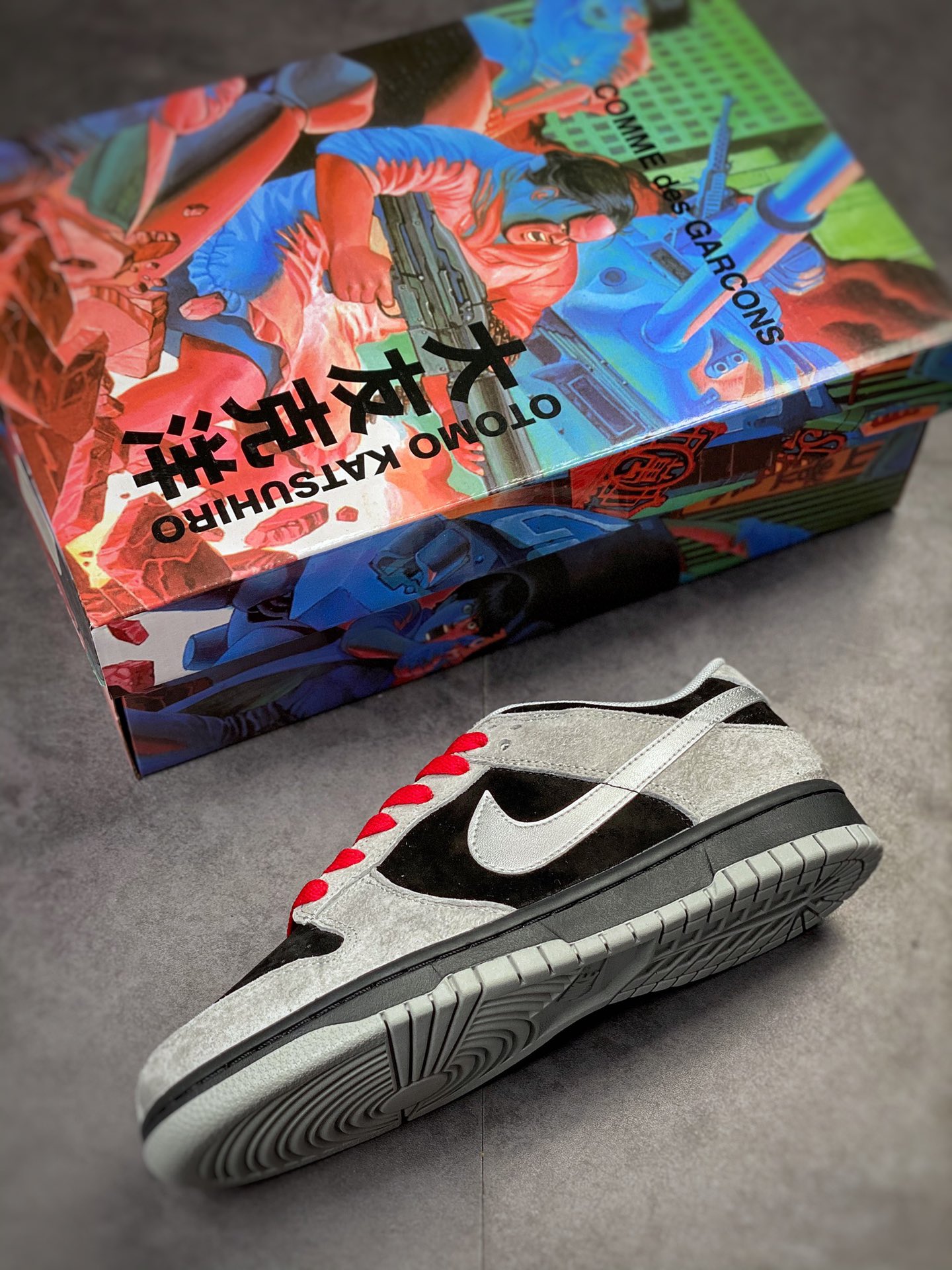Otomo Katsuhiro x Nike SB Dunk Low ”Steamboy OST” 大友克洋 DD3699-008