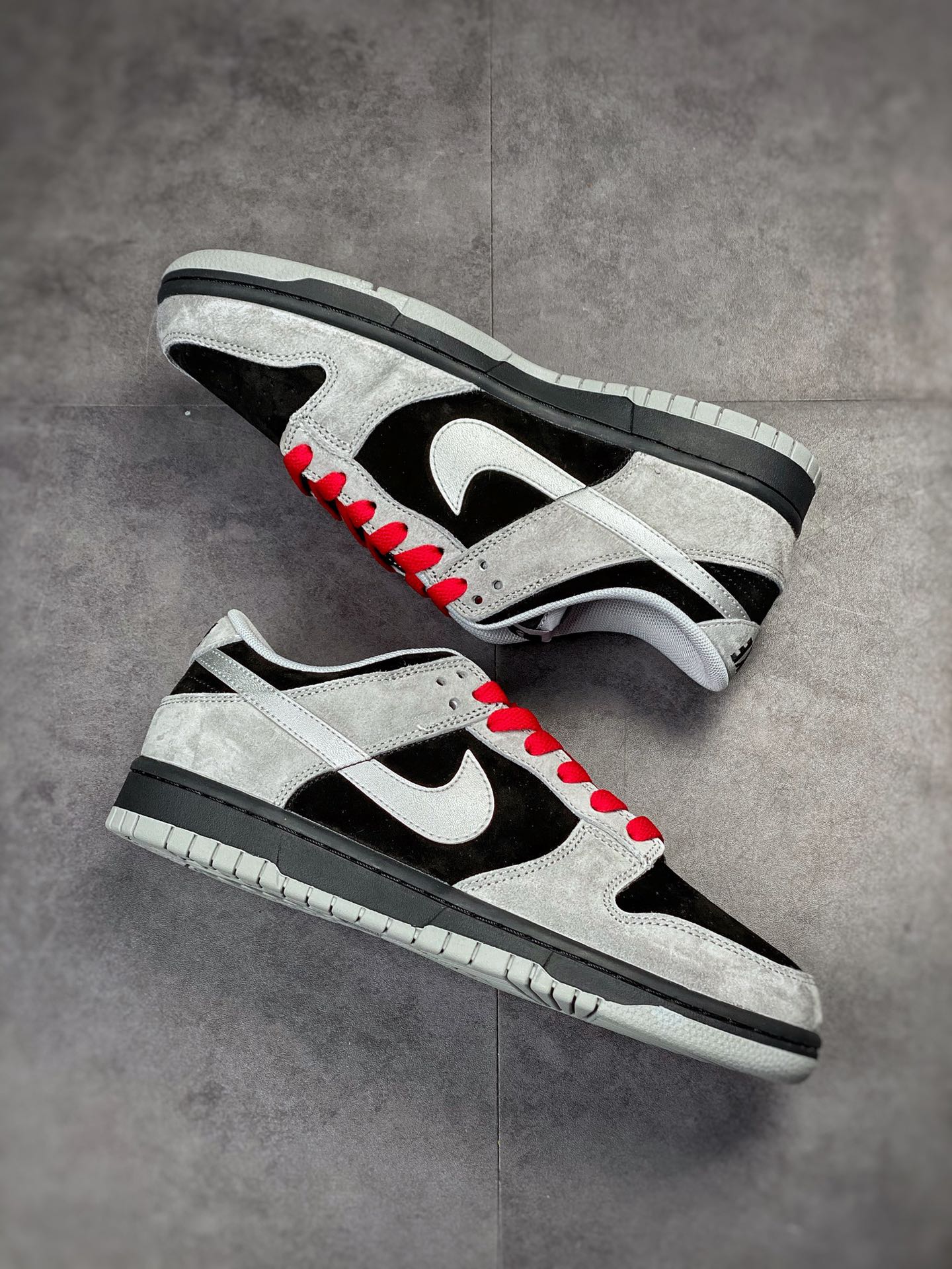Otomo Katsuhiro x Nike SB Dunk Low ”Steamboy OST” 大友克洋 DD3699-008