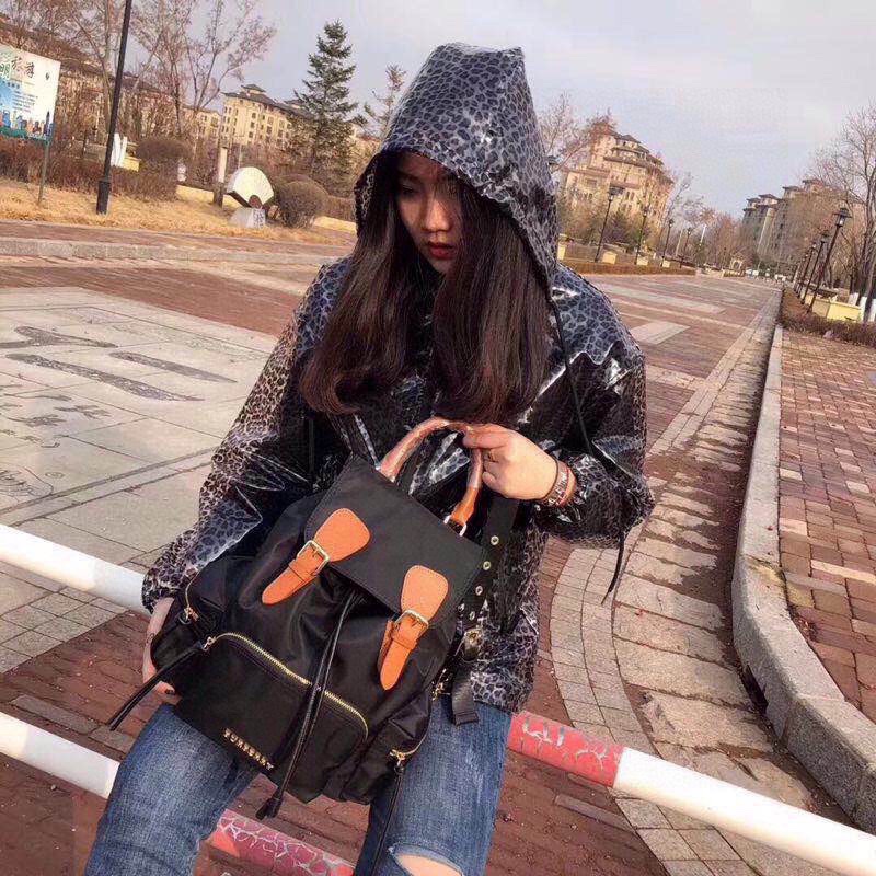 Burberry Medium size~