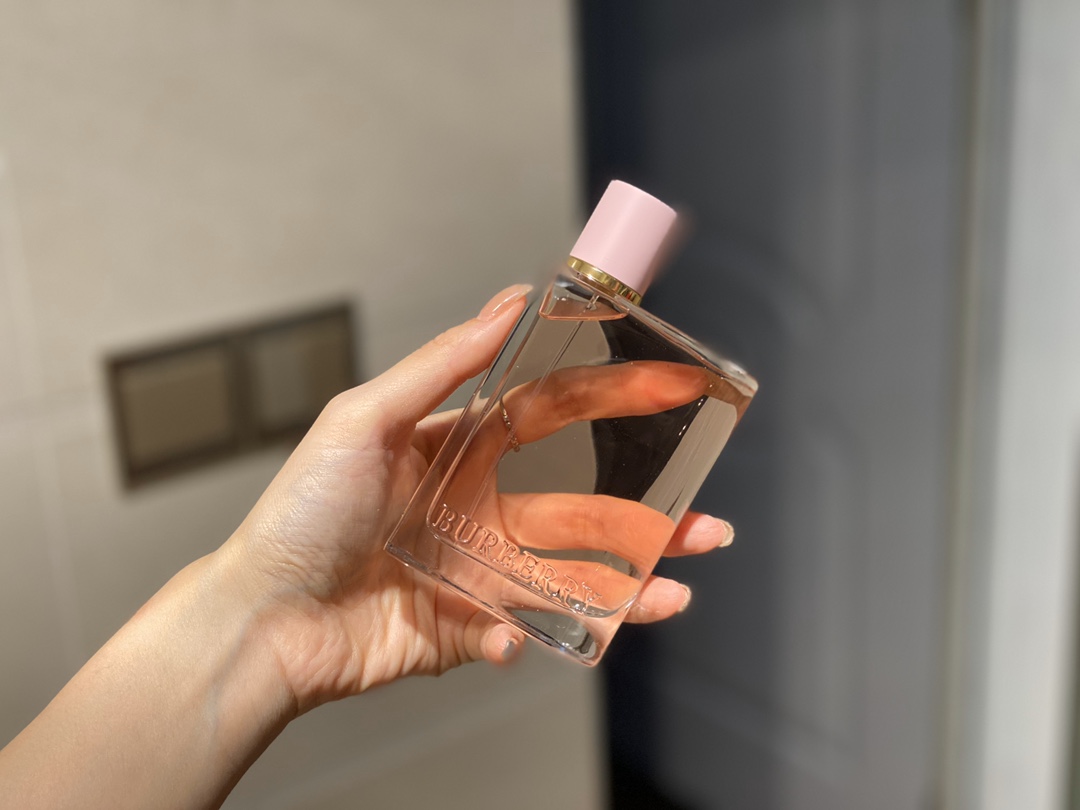 Burberry Perfume Pink
