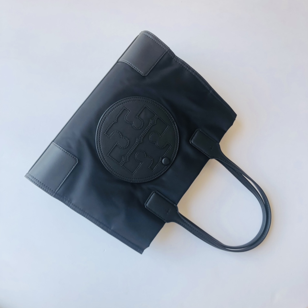 Tory Burch ～这是新款 ，款号0078大号，大小号 ，新logo 新里布 这是小号