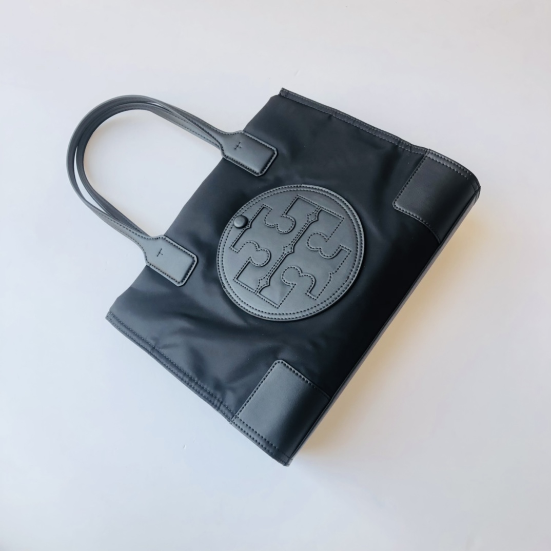 Tory Burch ～这是新款 ，款号0078大号，大小号 ，新logo 新里布 这是小号