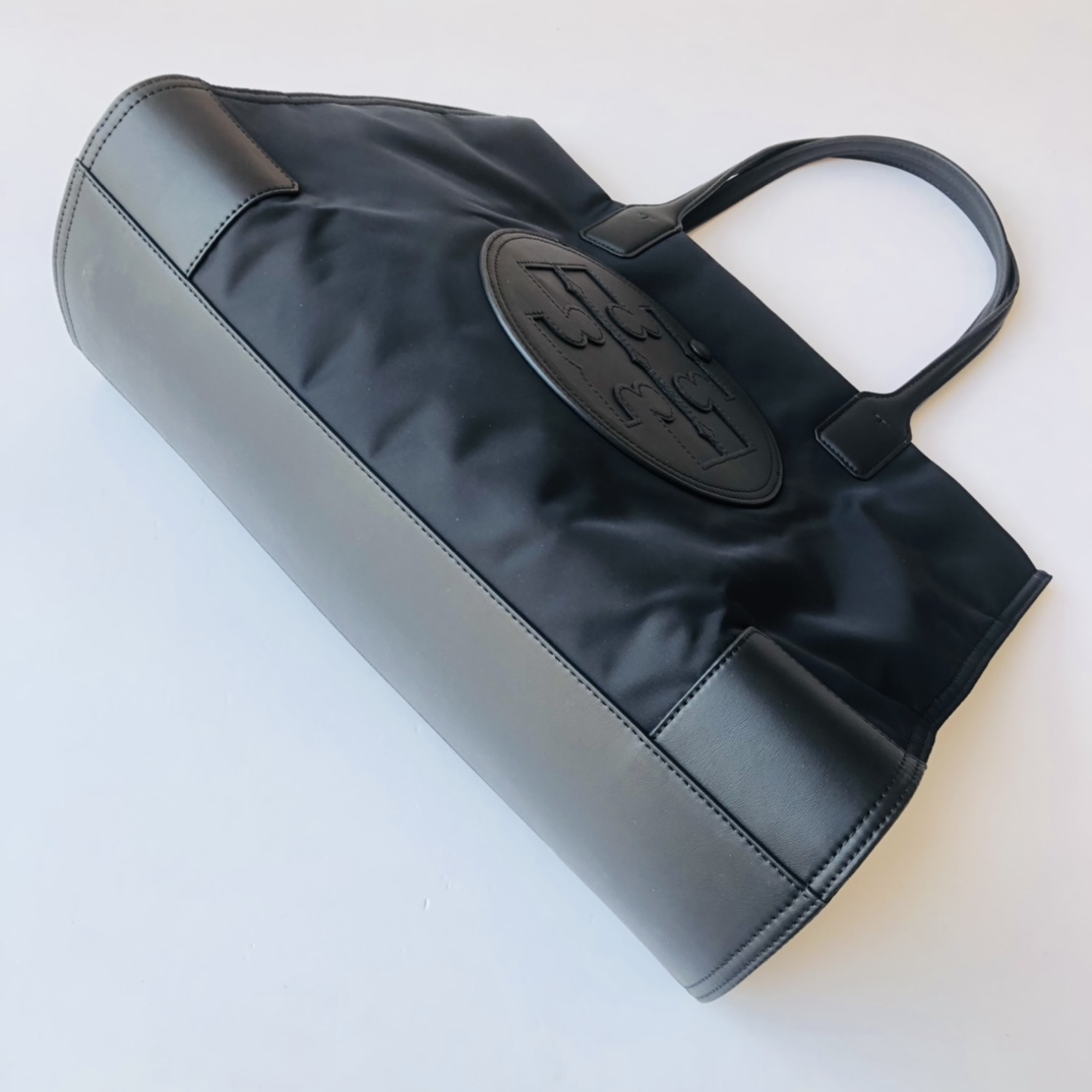 Tory Burch ～这是新款 ，款号0078大号，大小号 ，新logo 新里布 这是大号