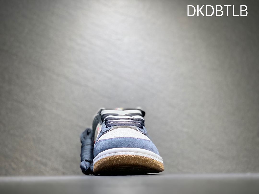 220 Nike SB dunk Low 低帮休闲运动滑板板鞋 DO9457-105