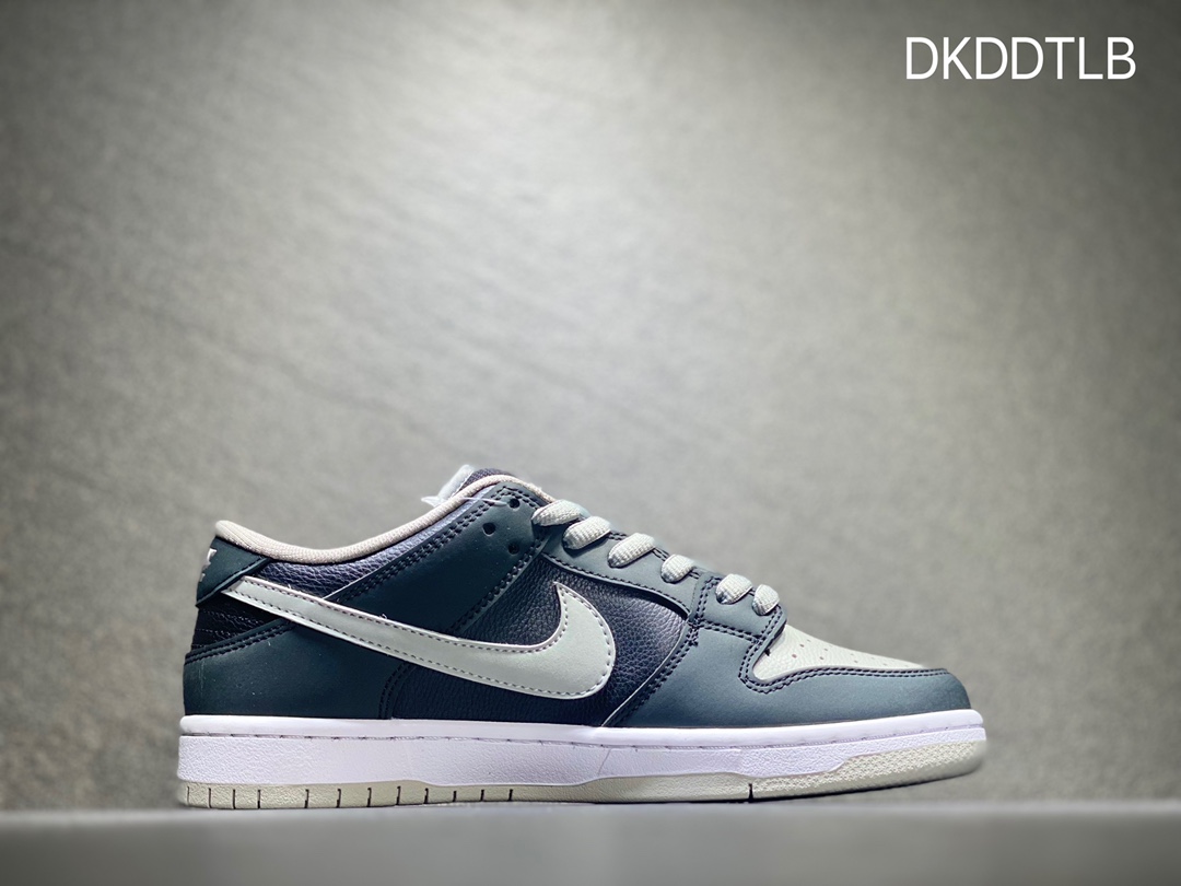 240 Nike SB dunk Low 低帮休闲运动滑板板鞋BQ6817-007