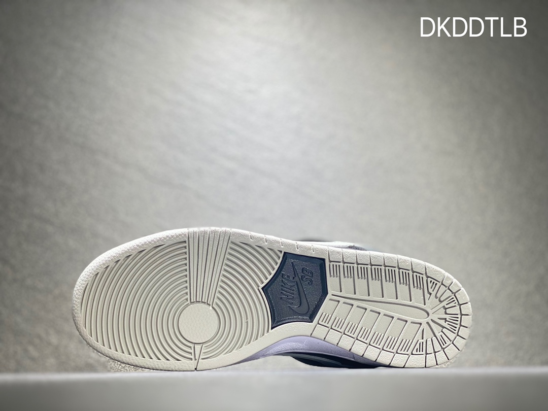 240 Nike SB dunk Low 低帮休闲运动滑板板鞋BQ6817-007