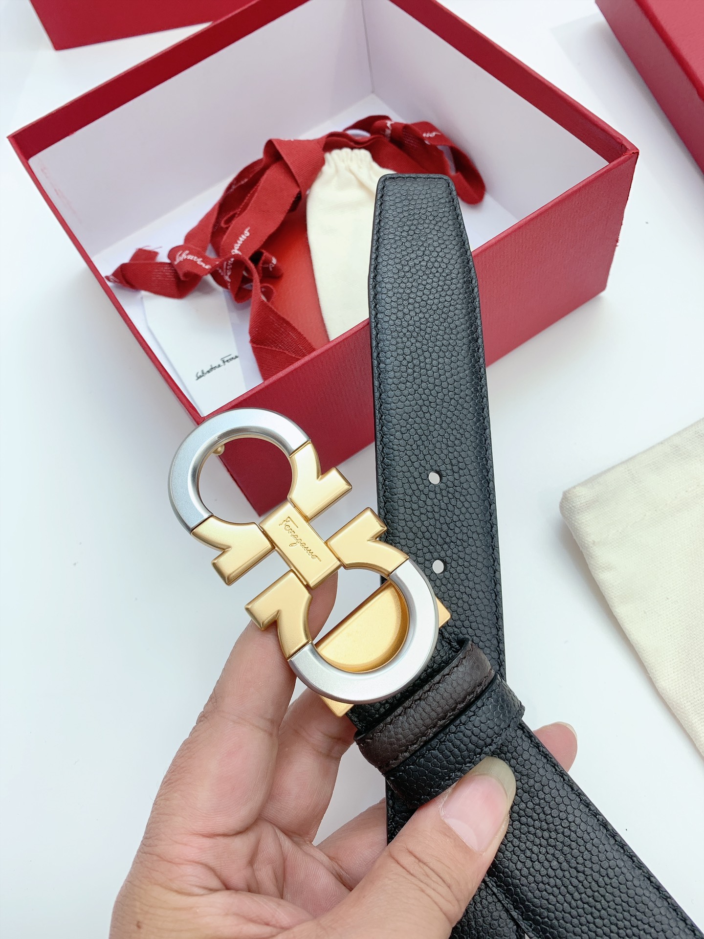菲拉格慕正品尺寸3.5cm官网同步意大利原厂皮料商务简约大方818804