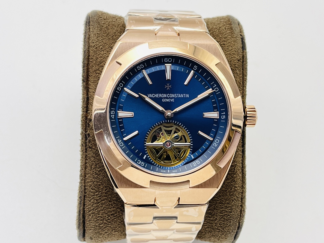 NO:158563,Produced by TW, the horizontal and horizontal four-sea flywheel (same price for steel leather) [TW Factory Classic Hot Sale Recommendation] The peak appearance is the king of steel watches, Janice Denton Overseas Tourbillon, the first tourbillon watch in the series, with a fashionable appearance and exquisite craftsmanship. It can be said to be the crowning work in the series. The JR2 1 case is made of 316L stainless steel, with dynamic and smooth lines, polished delicately and exquisitely. 2 The movement has the Vacheron Constantin Malta cross three-dimensional tourbillon logo at 6 o'clock, and the frame cross bar of the flywheel is all hand-polished and chamfered, which truly reflects the watchmaker's craftsmanship standards. 3 The dial is characterized by a translucent blue paint, with a sunburst satin brushing effect, with a super luminous coating scale, and the hour and minute hands are both white luminous coating, making it more convenient for reading at night.  The 4-meter diameter is the same as the original, with a diameter of 42.5X11.6mm (the thinnest in the market) 5-meter mirror double-sided high-definition and transparent sapphire crystal mirror!  The 6 strap uses a stainless steel bracelet, polished half-Malta cross design logo and satin brushed chain link, equipped with a stainless steel three-stage folding buckle and button, and a comfort adjustment device system. In addition, it is also equipped with an replaceable blue rubber strap to meet the wearer's different matching needs. The new Vacheron Constantin Overseas Tourbillon can be said to be the crowning trick of this series. It has the special design in the series and is also blessed by the complex functions of the tourbillon. It achieves a harmonious beauty between elegance and leisure, and once again interprets the charm of watchmaking. TW Factory's craftsmanship welcomes your taste!  The best luxury recommendation for gifts, please identify TW exclusive quality, versace, vacheron19860909TW 出品 纵横四海飞轮（钢皮同价格）【TW Factory经典热卖推荐】颜值巅峰 钢表之王,江诗.丹顿Overseas纵横四海陀飞轮,该系列中第一枚陀飞轮腕表,外观时尚,工艺精美,可谓为系列中的加冕之作JR2 1表壳采用316L精钢材质,线条动感流畅,打磨抛光细腻精致. 2机芯6点位置带有江诗丹顿马耳他十字型的立体陀飞轮标志,飞轮的框架横杆全部以手工打磨倒角,真正体现制表师的工艺标准. 3表盘表盘以特色代表性的半透明蓝色漆面,并带有旭日纹缎面拉丝效果,超强夜光涂层刻度,时针与分针均有白色夜光涂层,更加方便夜间读时. 4表径尺寸与原装一致,直径42.5X11.6毫米(市场最薄) 5表镜双面高清透彻蓝宝石水晶镜面！ 6表带采用精钢表链,经抛光处理的半马耳他十字设计标识和缎面拉丝链节,配有精钢三段折叠式表扣和按钮,以及舒适度调节装置系统.除此之外,还配有可替换的蓝色橡胶表带.满足佩戴者不同的搭配需求. 全新江诗丹顿Overseas纵横四海系列陀飞轮可以说是这一系列的加冕之诈,拥有系列中特色造型设计,更有陀飞轮复杂功能的加持.在优雅和休闲之间达到了一种和谐之美,再一次演绎制表魅力. TW Factory匠心力作 欢迎您的品鉴！送礼最佳奢华推荐请认准TW独家品质,,versace,vacheron,Watch