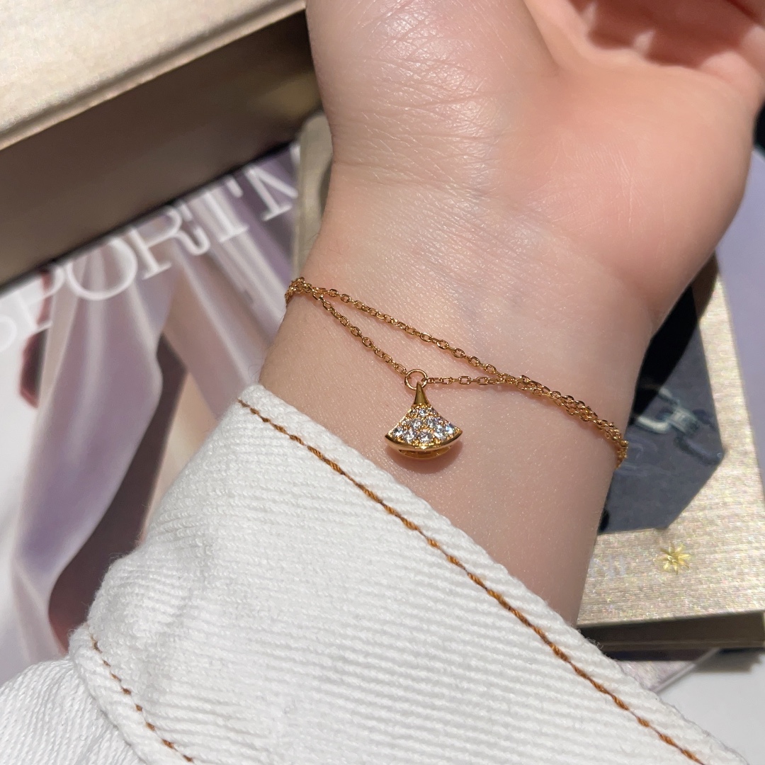 NO:631839,Bulgari diva fan-shaped full diamond bracelet, 88200,, bvlgari, bracelet, Cartier high-end jewelry19860909宝格丽diva扇形满钻手链,88200,,bvlgari,bracelet,卡迪亚高端饰品,Jewelry