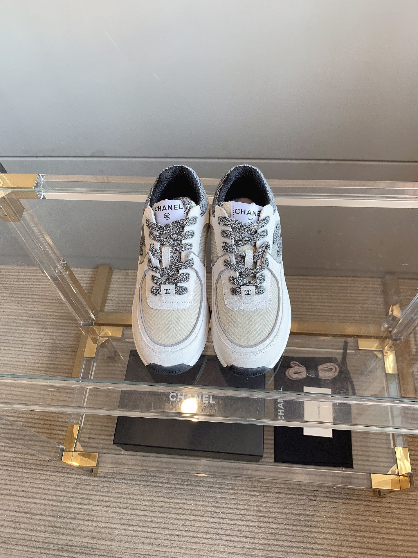 NO:229938,CHANE's latest thick-soled sneakers 3M reflective model Newly upgraded tweed splicing fabric Fabric Super nice autumn and winter matching Lightweight and comfortable Fashionable and retro Size 35-39 (40 41 42 custom made), casual shoes/sports, chanel, sneakers19860909CHANE*新款厚底运动鞋 3Ｍ反光款 全新升级花呢拼接面料 秋冬搭配超好看 轻便舒适 时髦复古 尺码35-39（40 41 42定做）,休闲鞋/运动鞋,chanel,sneakers,Women's Shoes