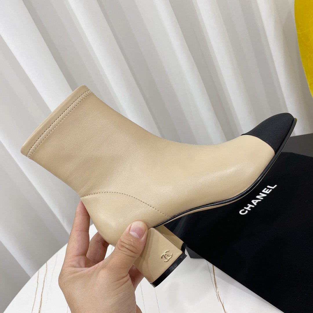 Elegant Two-Tone Leather Heeled Booties - Chic Style and Comfort 9 i1666354565 893 7