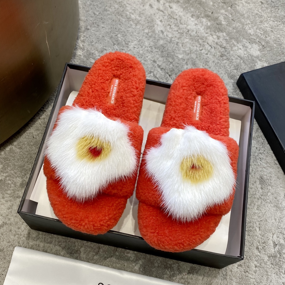 CHANEL Wool Slippers Quilted Lambswool Wool Curl Lining Rubber Anti-Slip Sole Retail Packaging