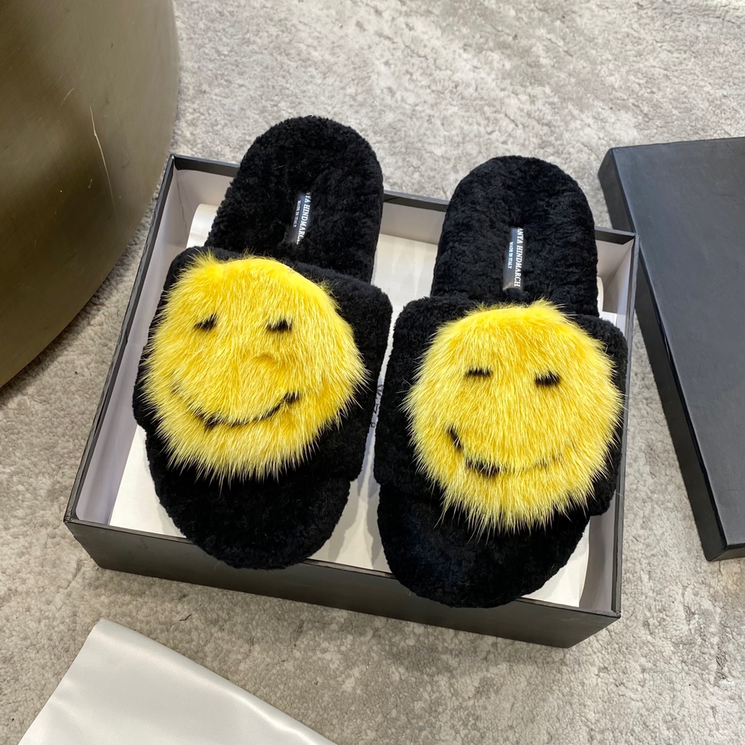 CHANEL Wool Slippers Quilted Lambswool Curly Wool Lining Rubber Non-Slip Sole Retail Packaging