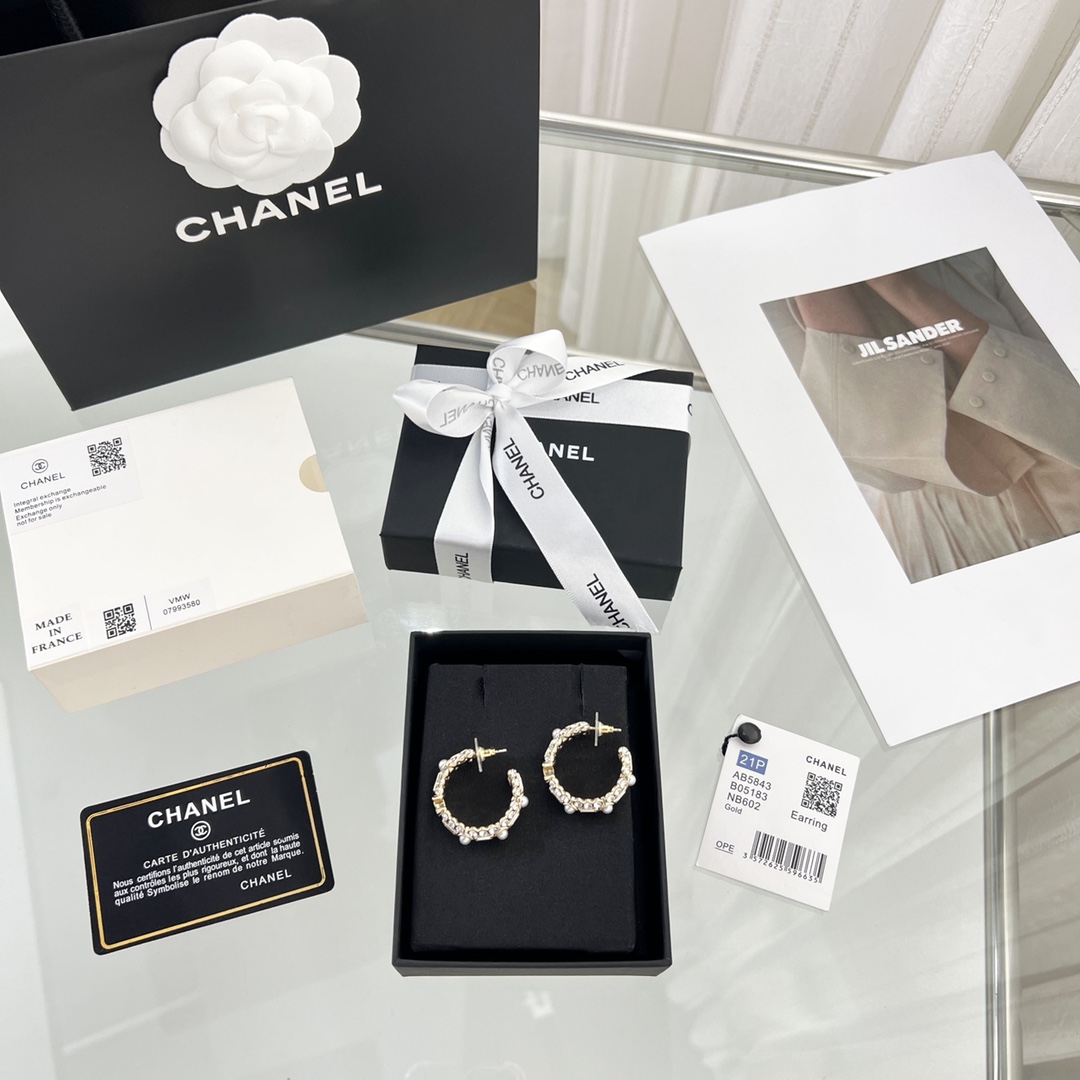 新款☑️CHANEL香奈儿双c方钻耳钉耳环