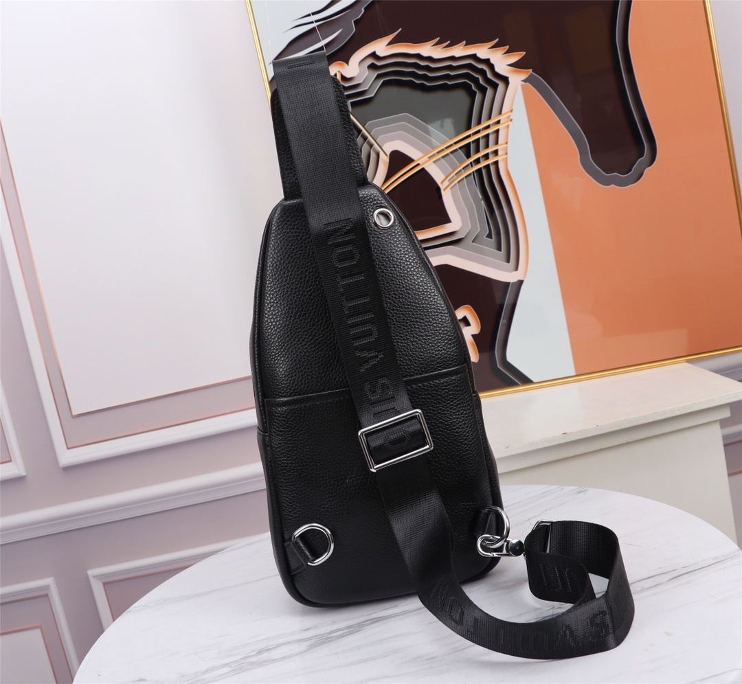 🌹 LOUIS VUITTON(路易威登)🆕高级定制 男士胸包系列 官网代购 顶级品质,可专柜对比。顶级