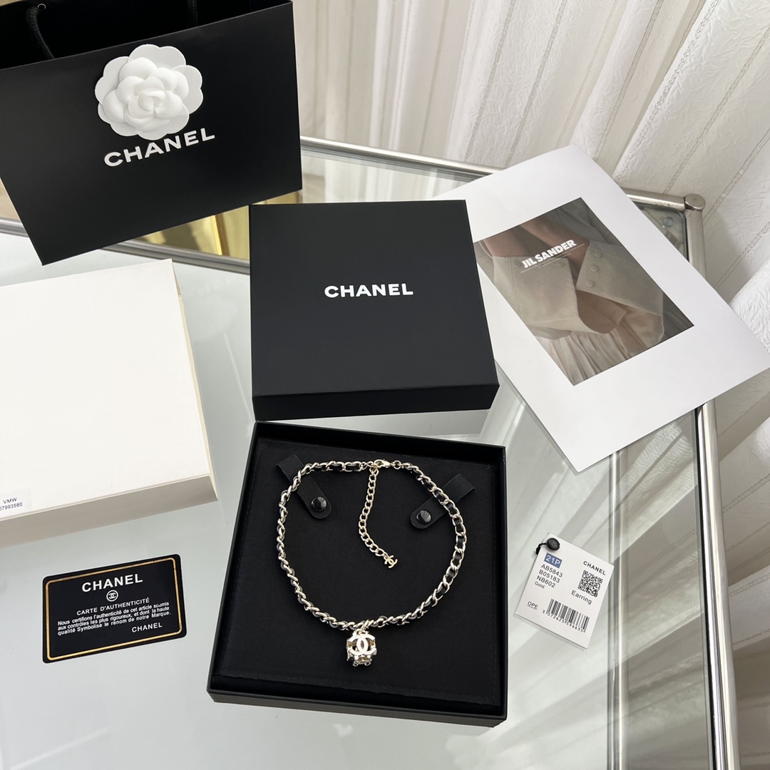 新款☑️CHANEL香奈儿双c方形黑皮绳项链