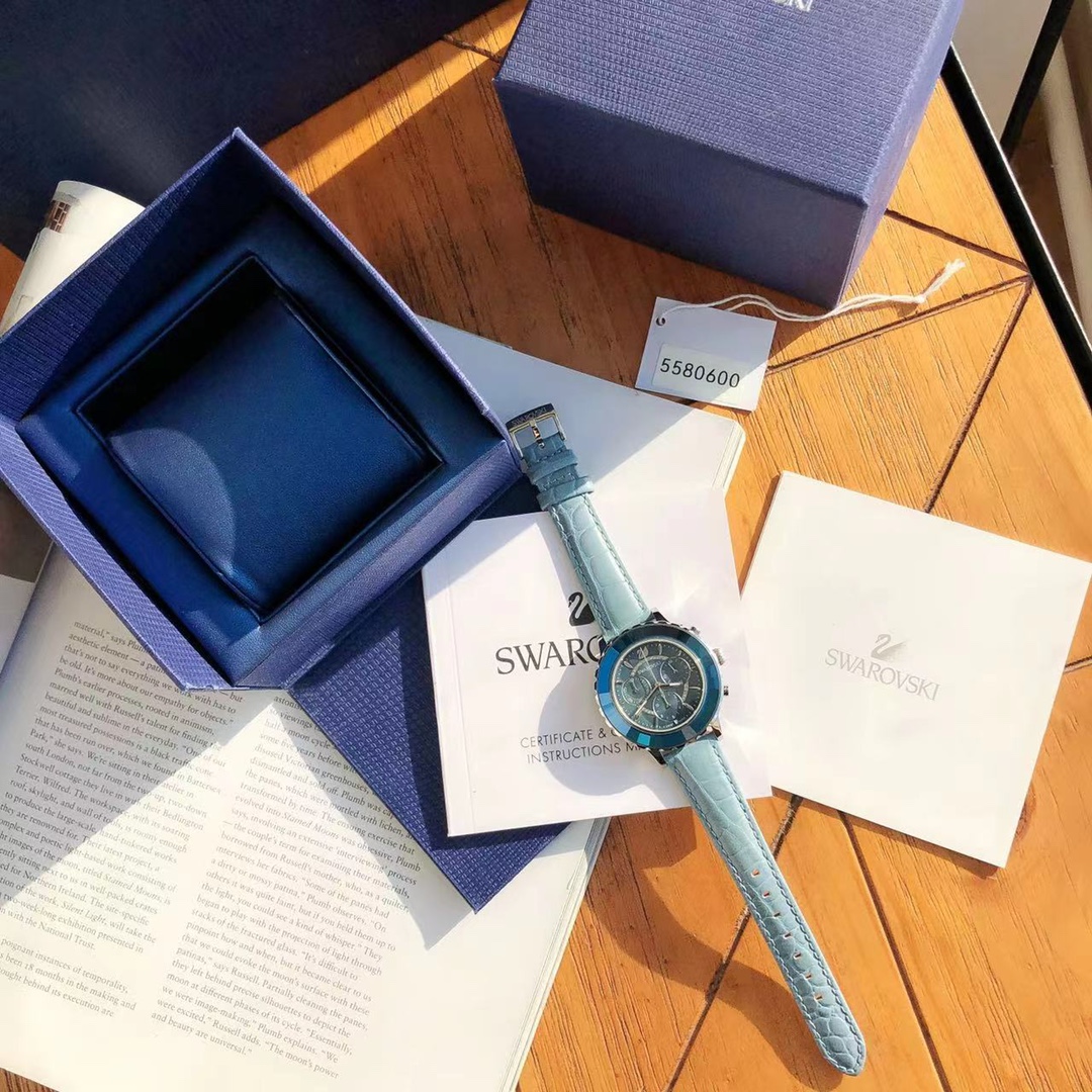 Часы Swarovski