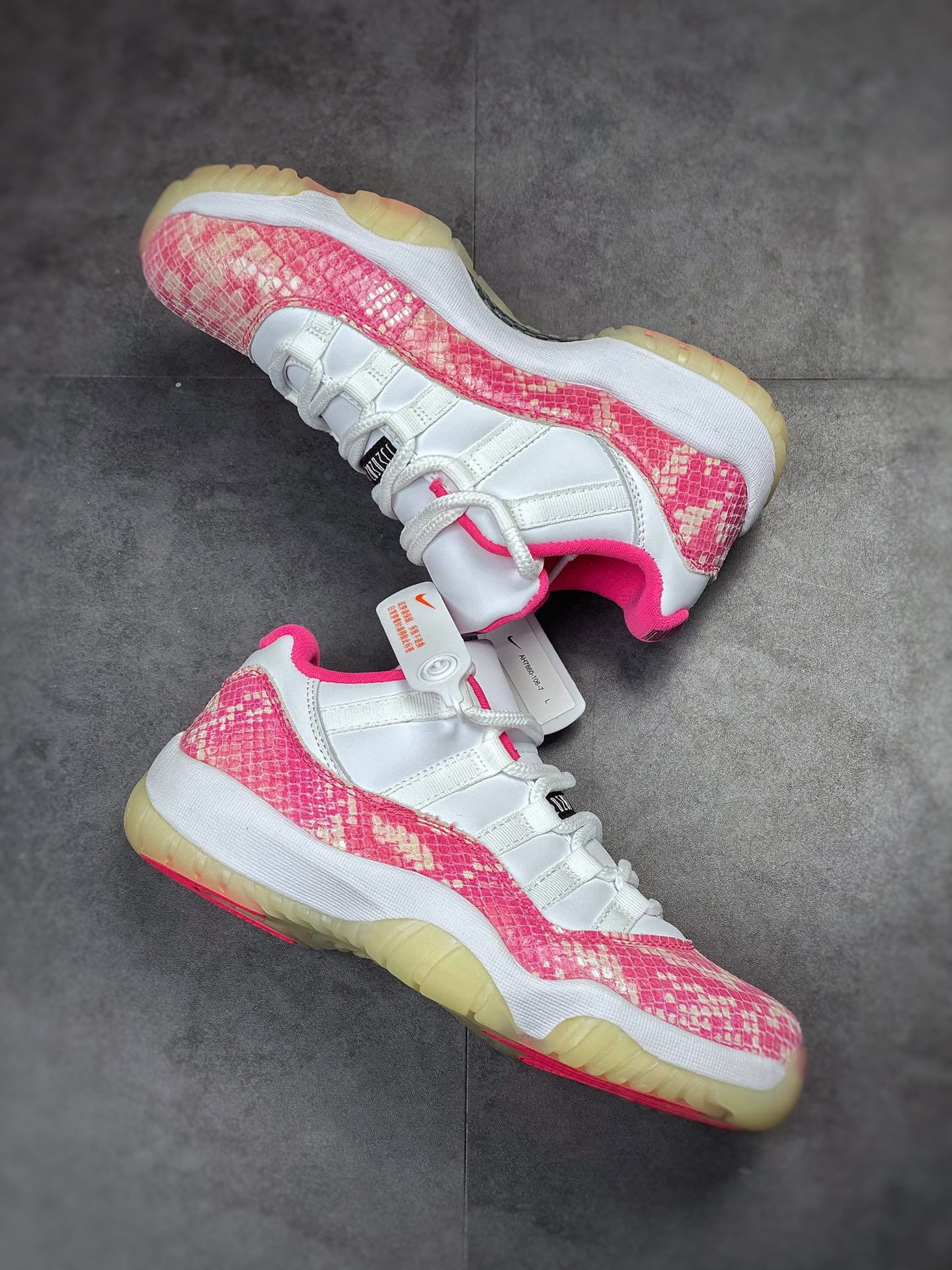 250 Air Jordan 11 Low ”Pink Snakeskin” 粉白蛇 AH7860-106