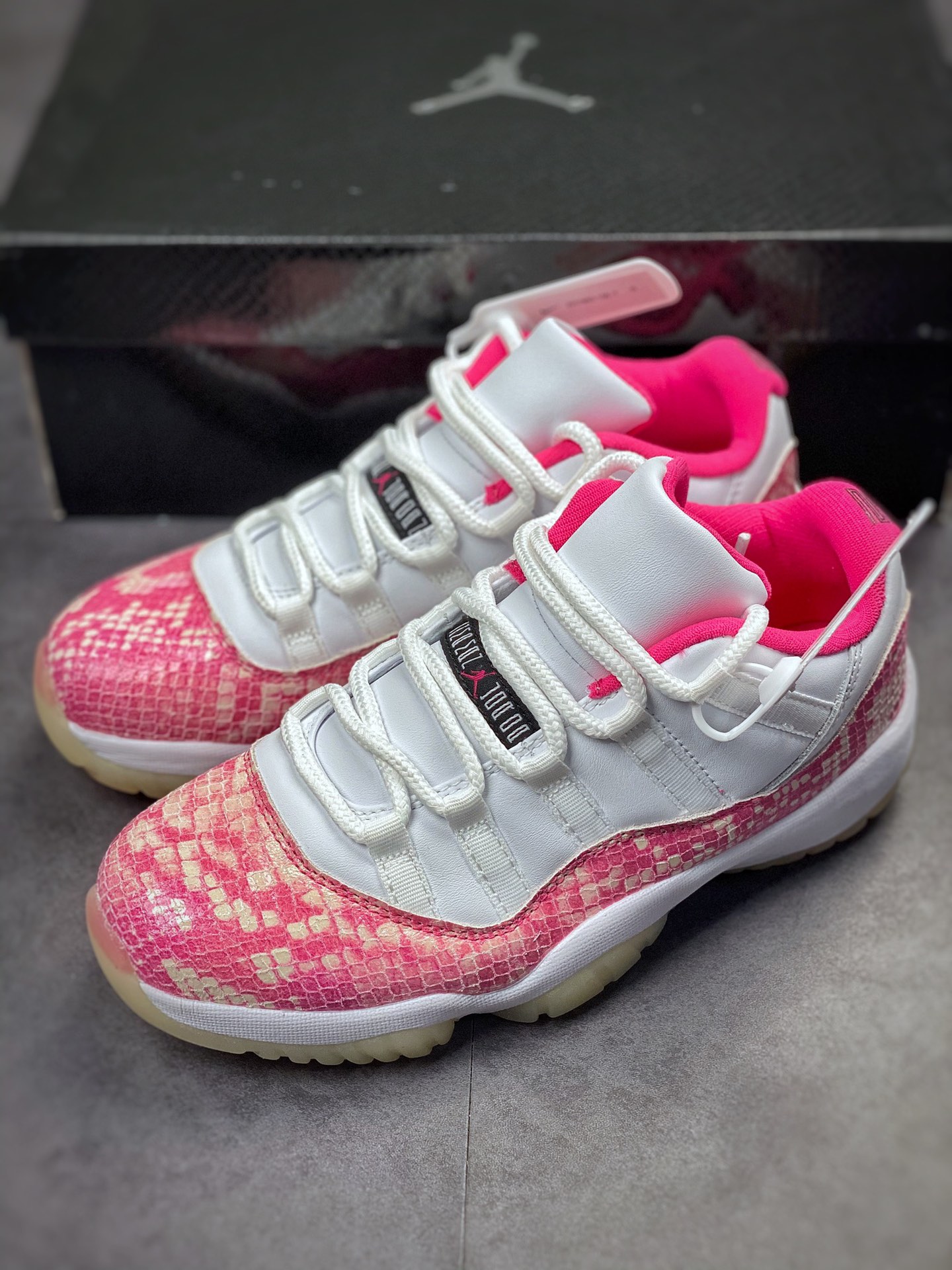 250 Air Jordan 11 Low ”Pink Snakeskin” 粉白蛇 AH7860-106