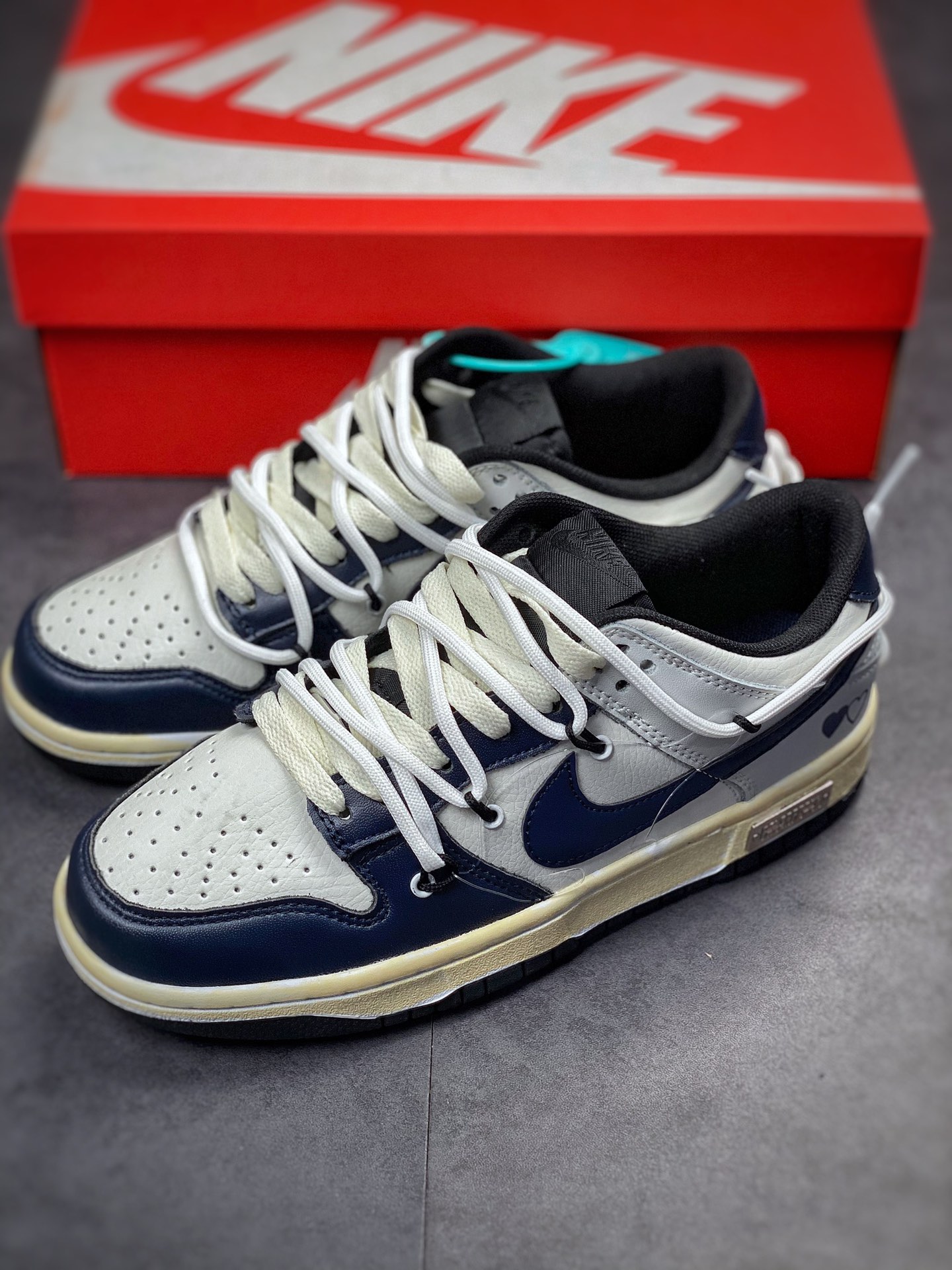 190 NIKE SB Dunk Low 灰蓝绑带DH9765-002
