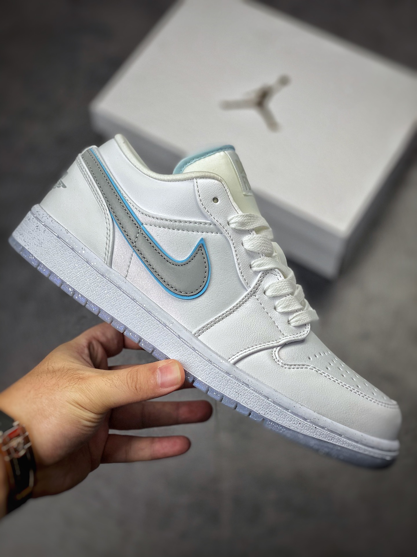 200 Air Jordan 1 Low 白银反光勾 AJ1乔1低帮休闲板鞋 FB1874-101