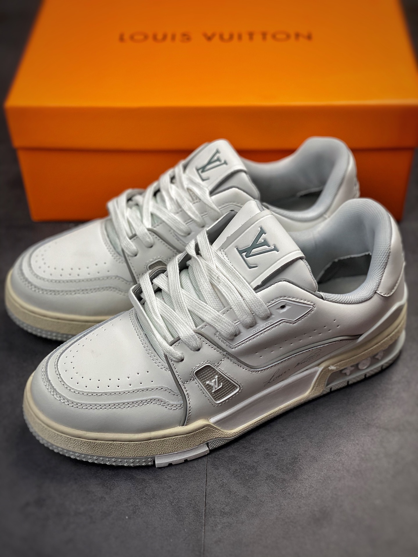 220 Louis Vuitton Trainer 路易威登 此款LV Trainer运动鞋