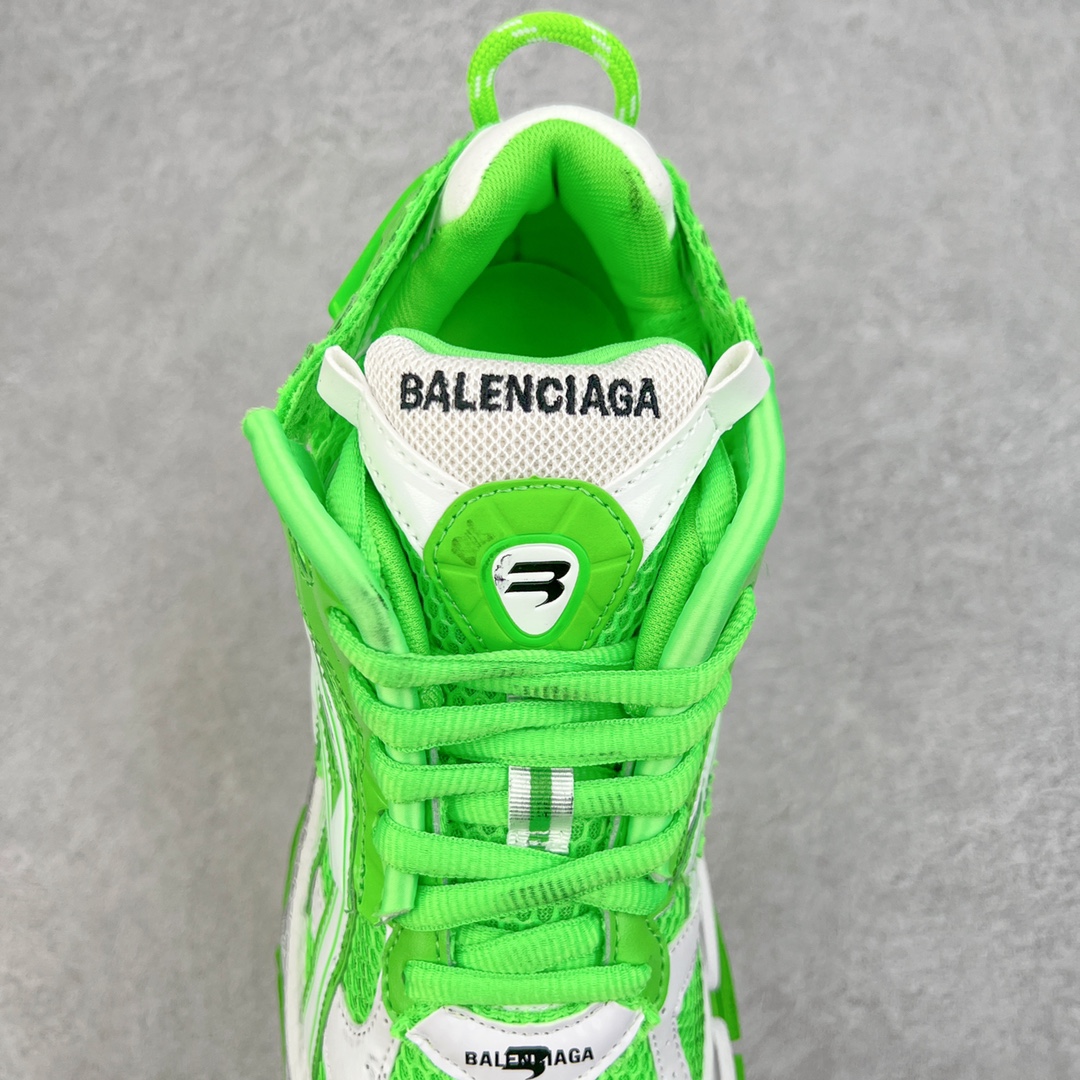 图片[5]-💰460 ＃VG零售版 BALENCIAGA Runner Sneaker 巴黎世家七代慢跑系列低帮复古野跑潮流运动鞋老爹鞋 尼龙和网布材质 磨损效果 鞋头边缘印有尺码 背面浮印尺码 外侧印有跑者徽标 鞋舌刺绣 Balenciaga 品牌标识 鞋跟背面 Balenciaga品牌标识 材质采用65%聚氨酯、35%聚酯纤维 全新 Runner 鞋型轮廓借鉴于 2000 年初的复古线条 搭载大网眼面料制成鞋面基础，由粉色、白色尼龍与橡胶质地覆盖鞋面诠释线条感 当中透过几道手缝线与折损痕更是精准的掌握历经时间淬炼的破旧痕迹 延续其手法至鞋领、鞋跟、鞋带、中底等部分均饰有破损及脏污之貌 尤其是鞋领处与鞋带孔眼条更是采用不规则做旧技术将内容物泡棉随机露出 尺码：35 36 37 38 39 40 41 42 43 44 45 46 编码：by5936030-运动鞋